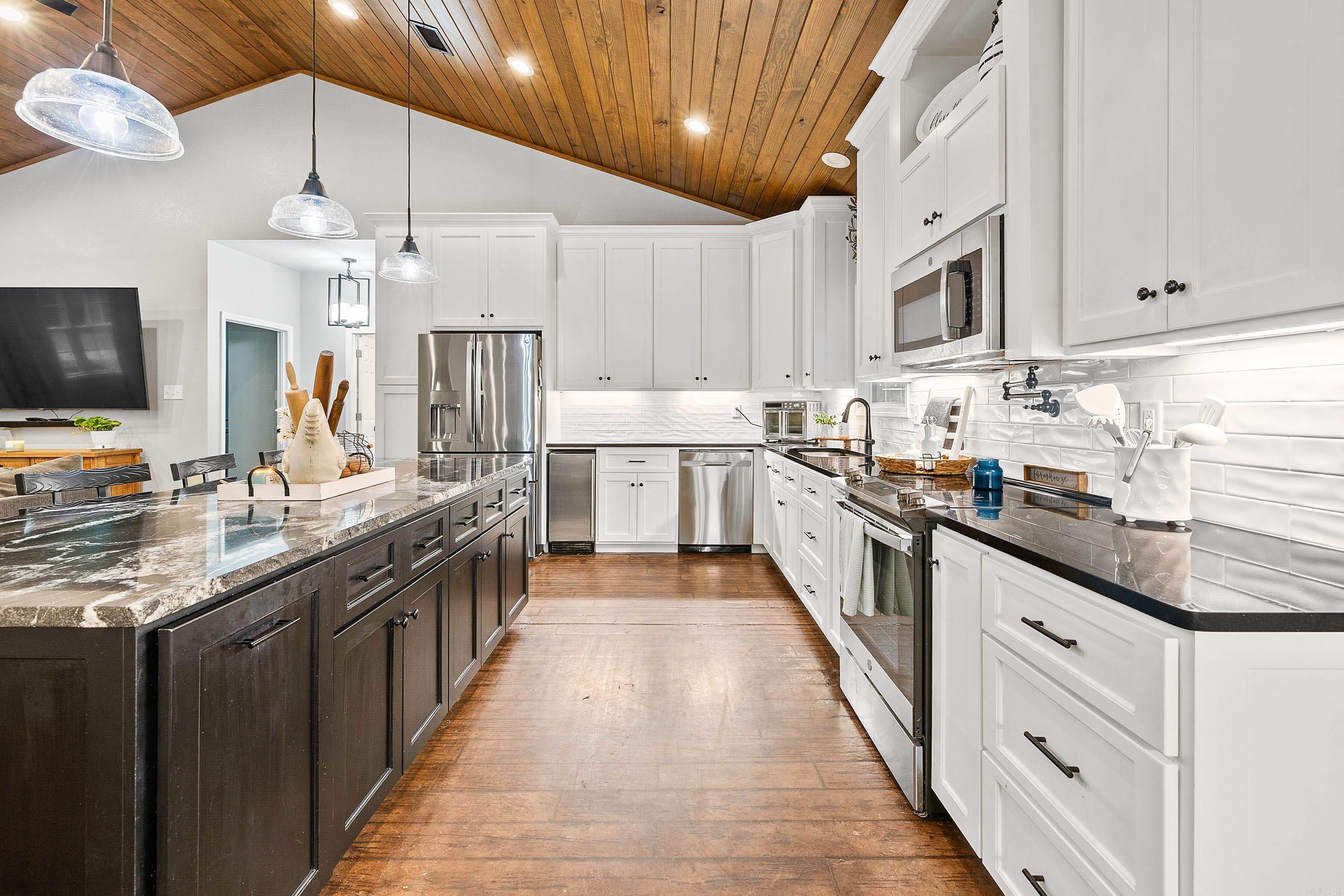 908  Oak Grove  Amity, AR