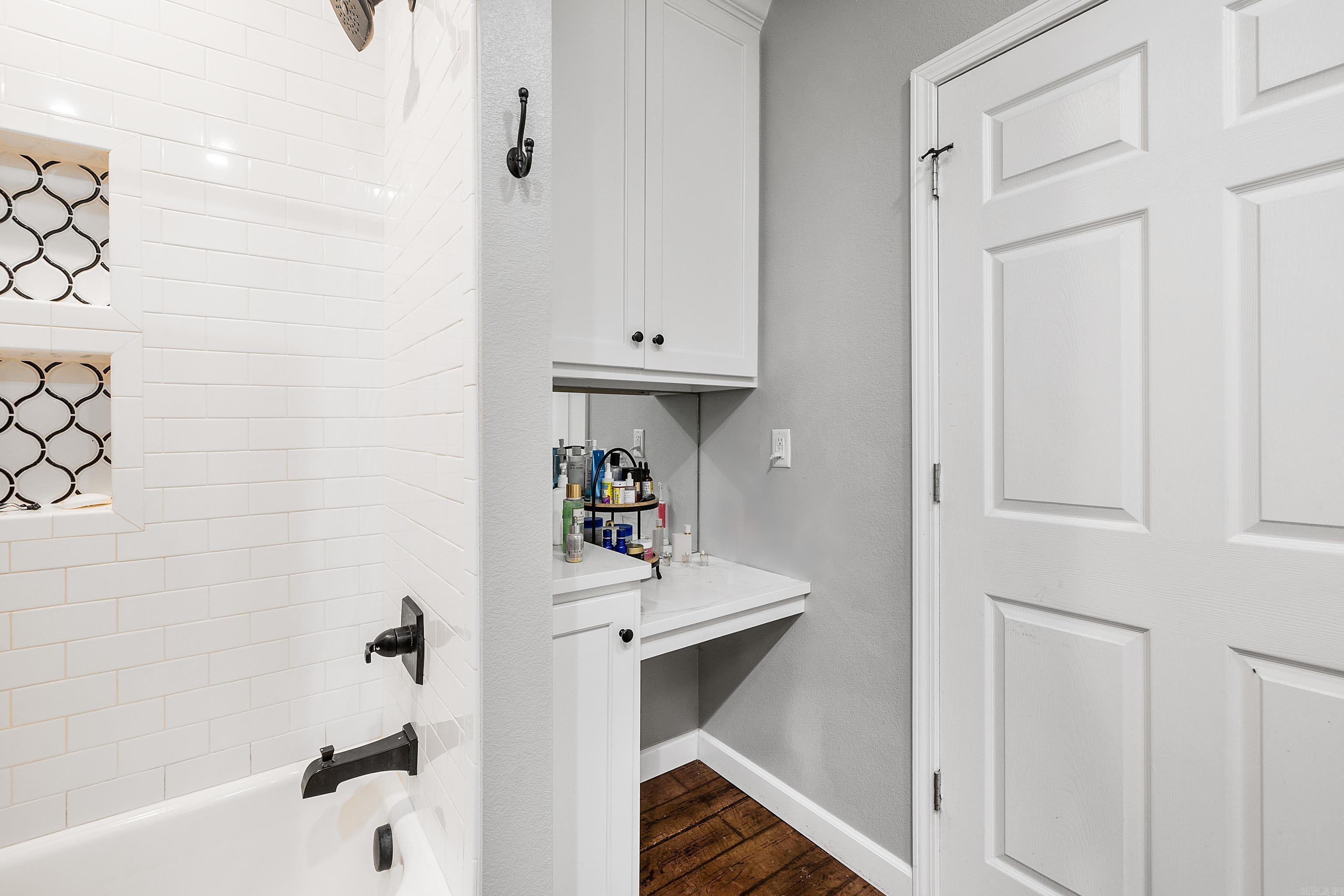 908  Oak Grove  Amity, AR