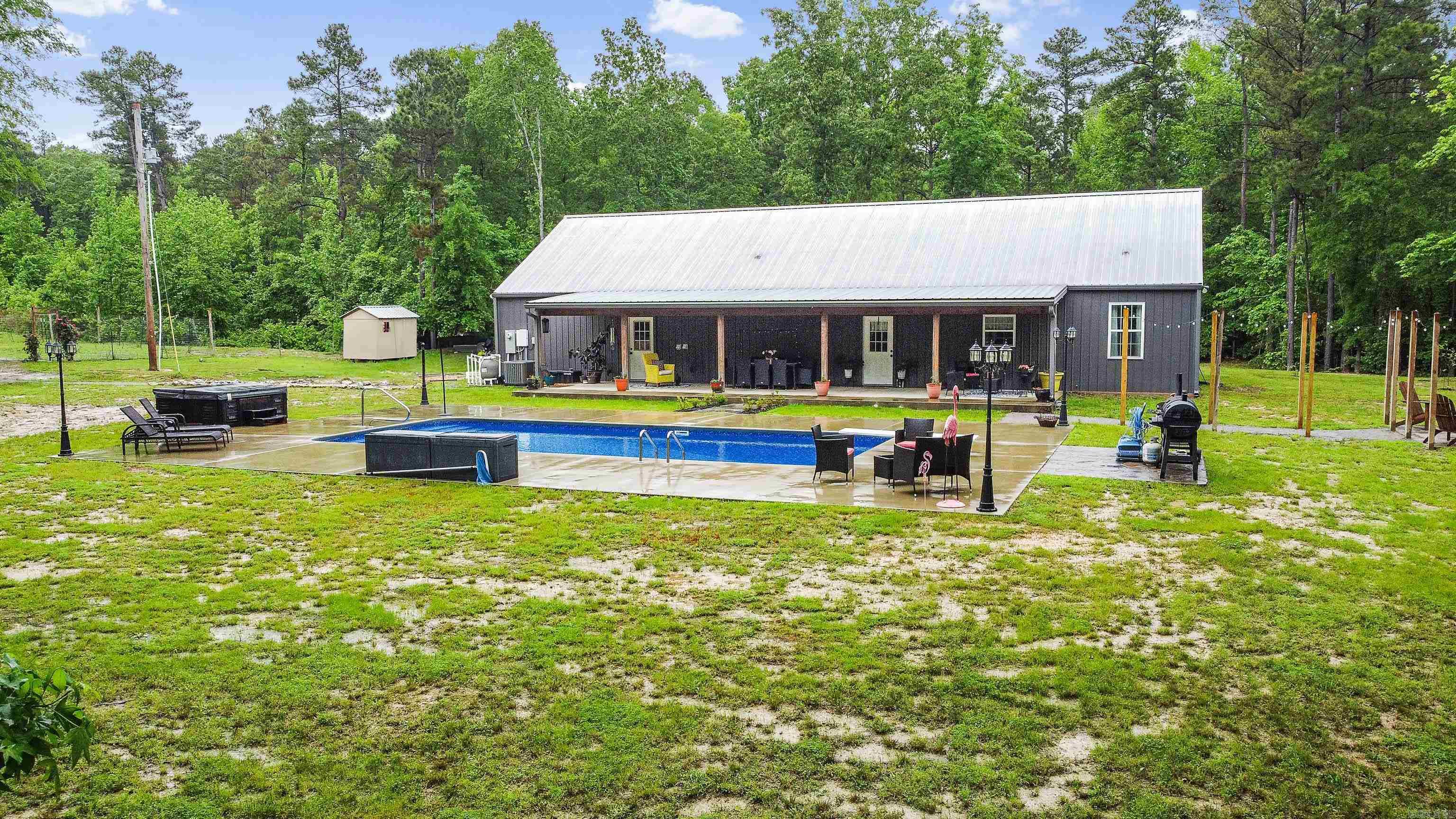 908  Oak Grove  Amity, AR