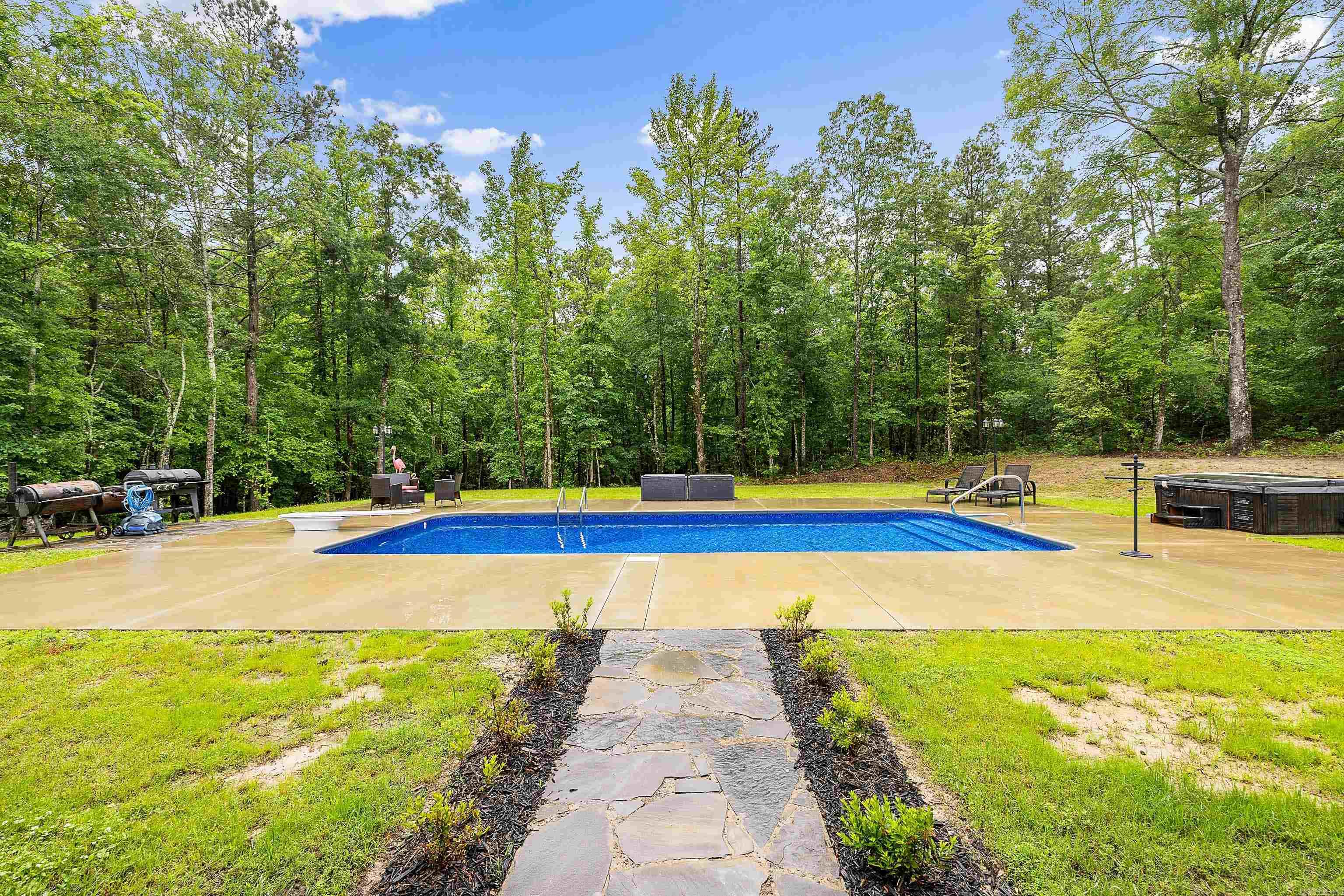 908  Oak Grove  Amity, AR