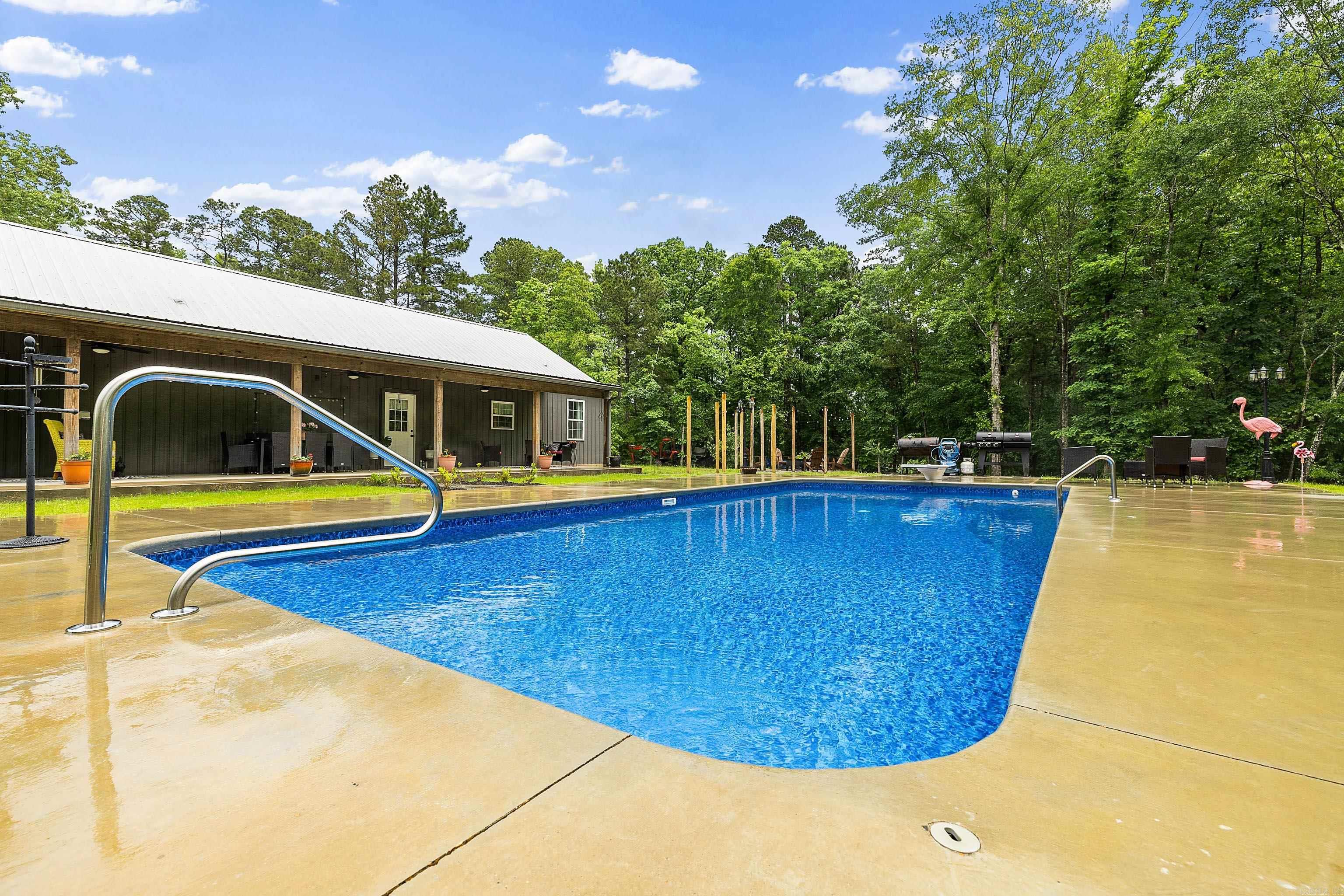 908  Oak Grove  Amity, AR