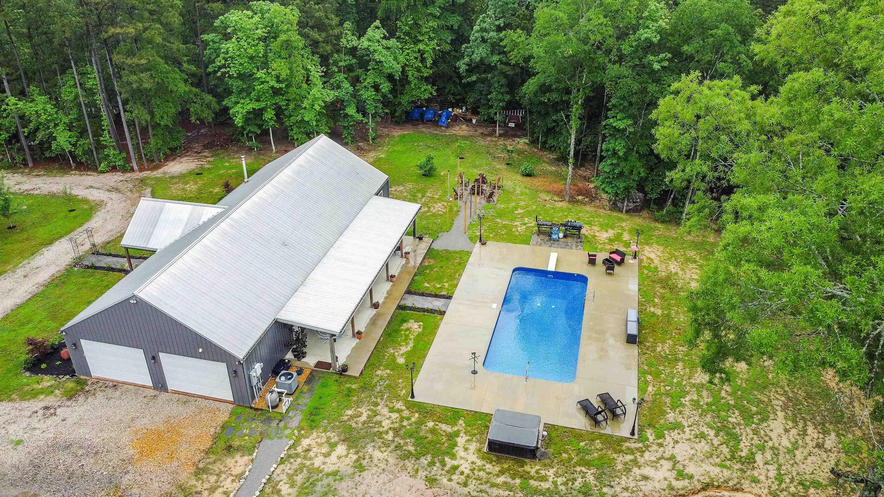 908  Oak Grove  Amity, AR