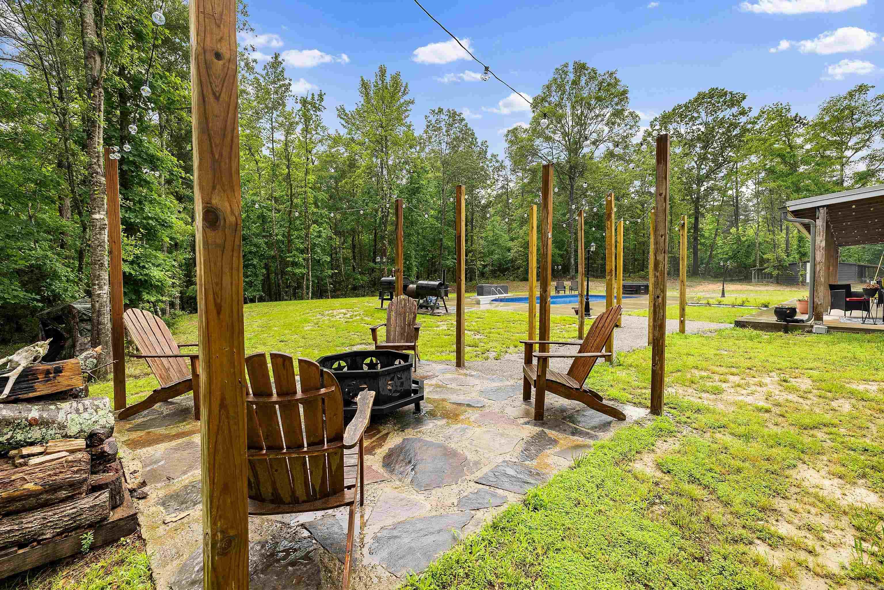 908  Oak Grove  Amity, AR