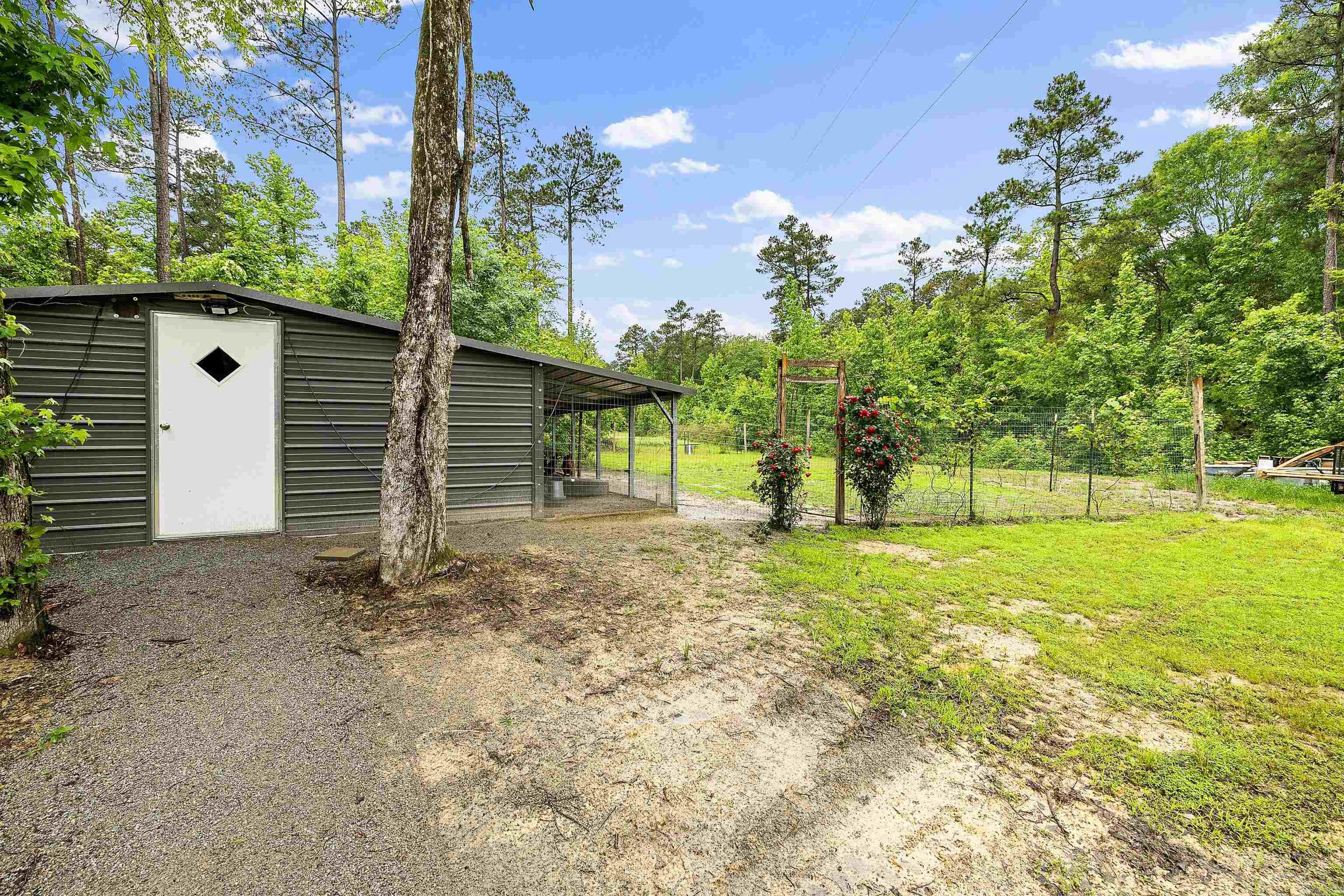 908  Oak Grove  Amity, AR
