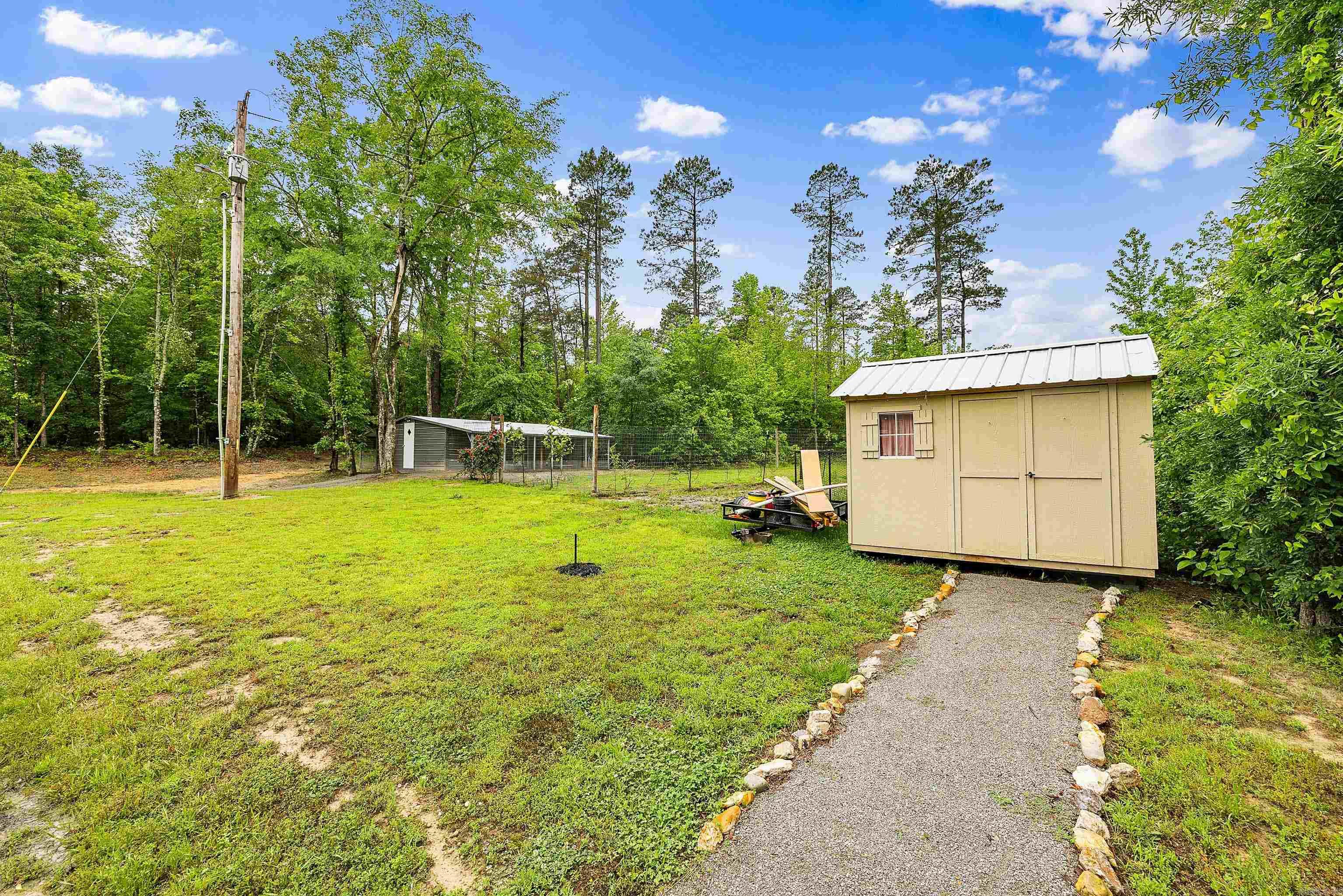 908  Oak Grove  Amity, AR