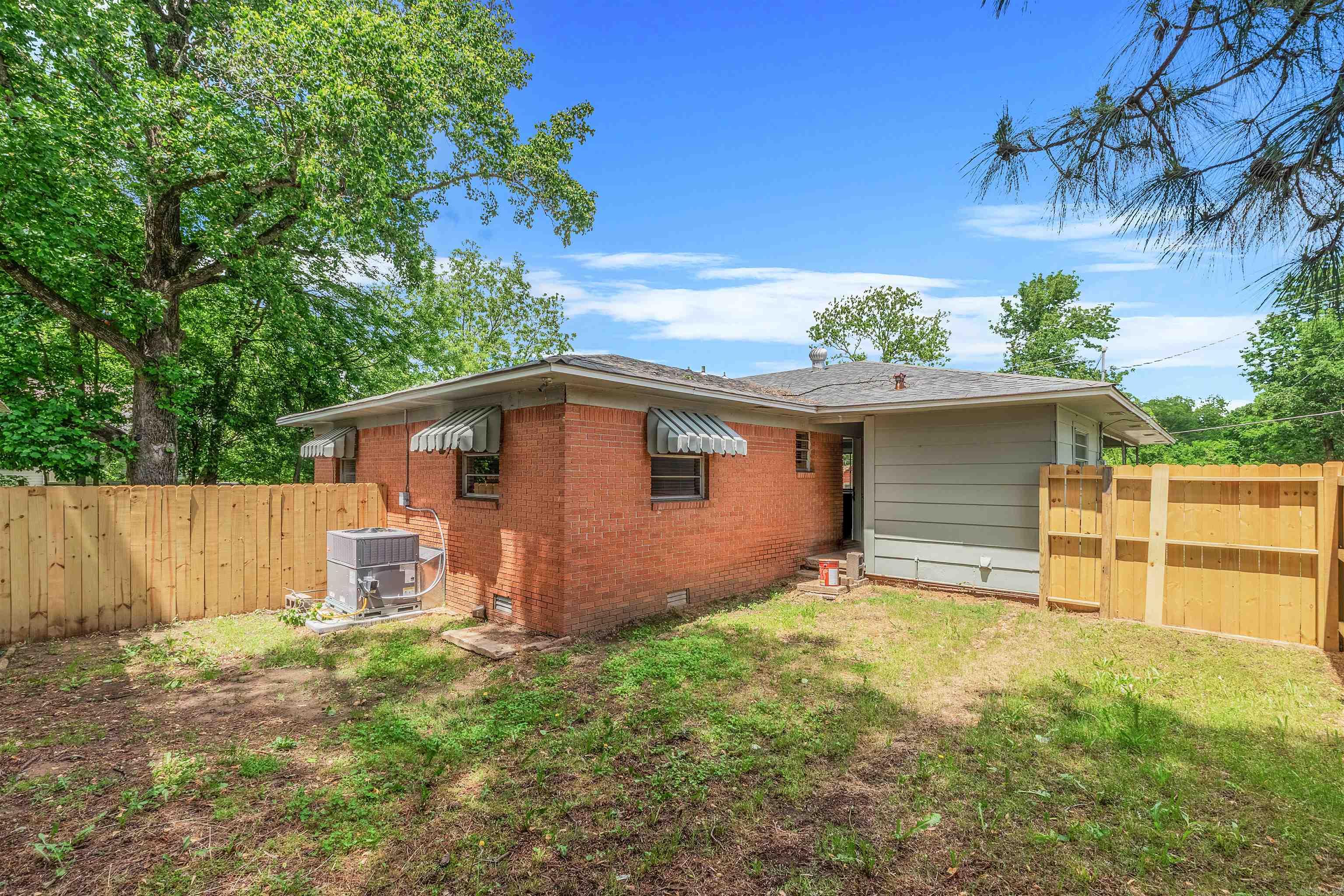 718 & 720 W 41St St  North Little Rock, AR