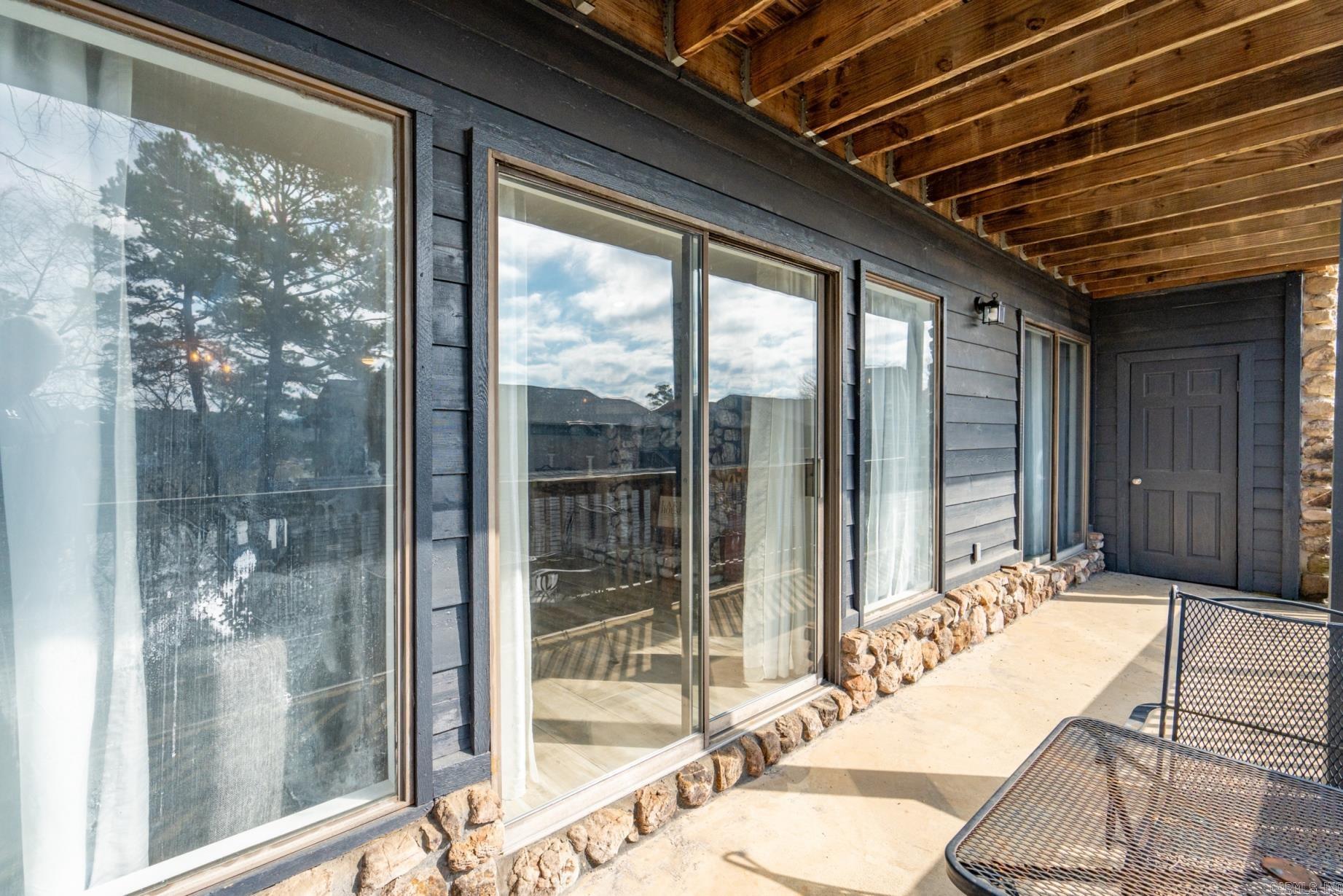 203 Stearns Pt Lake Hamilton, AR 71913