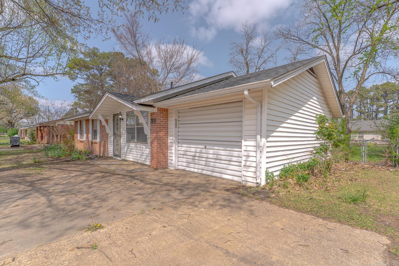 3210  Kingsbury  Jonesboro, AR