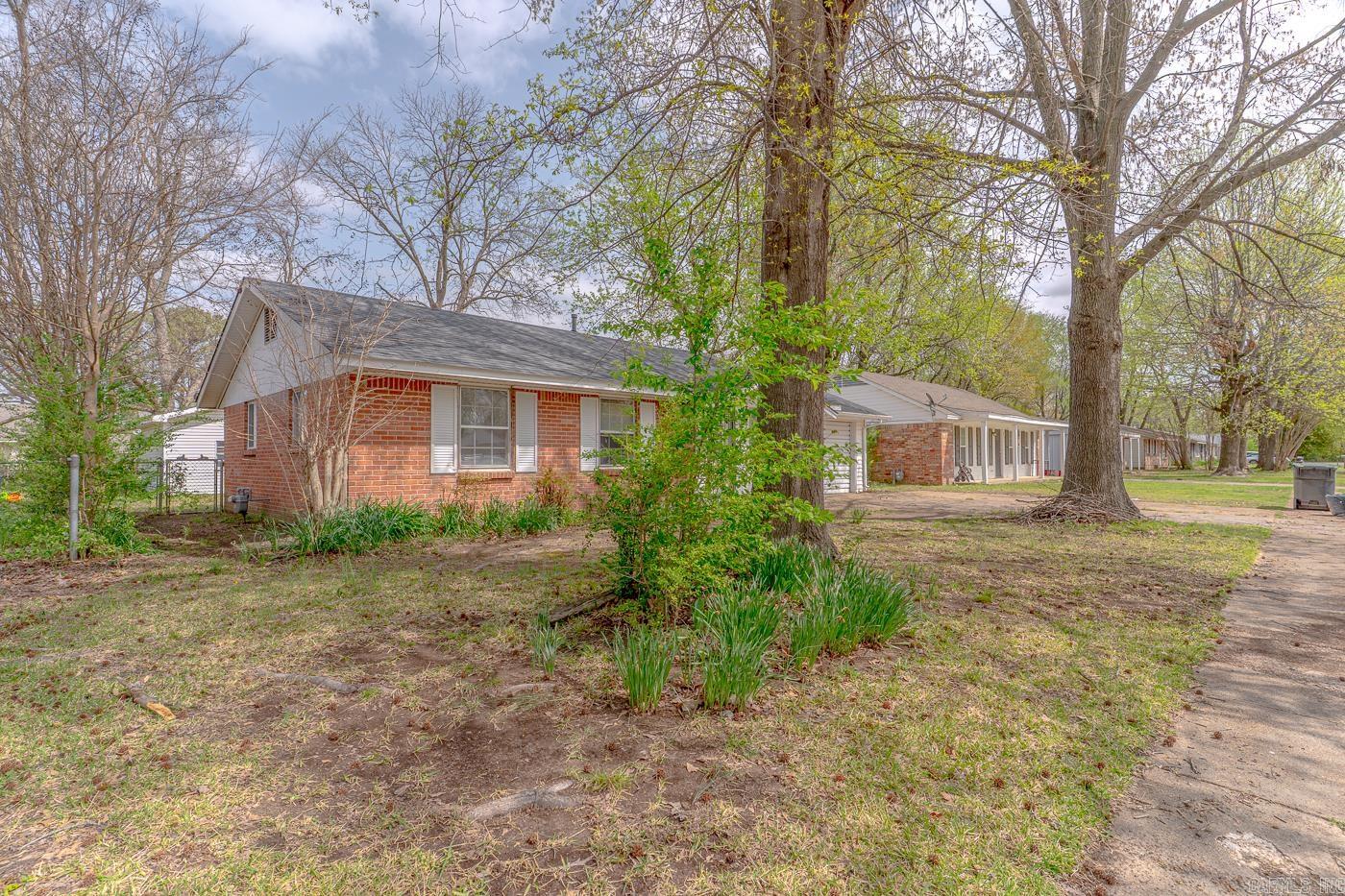 3210  Kingsbury  Jonesboro, AR