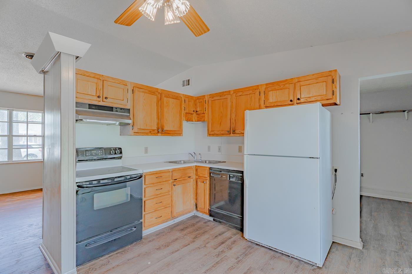 3210  Kingsbury  Jonesboro, AR