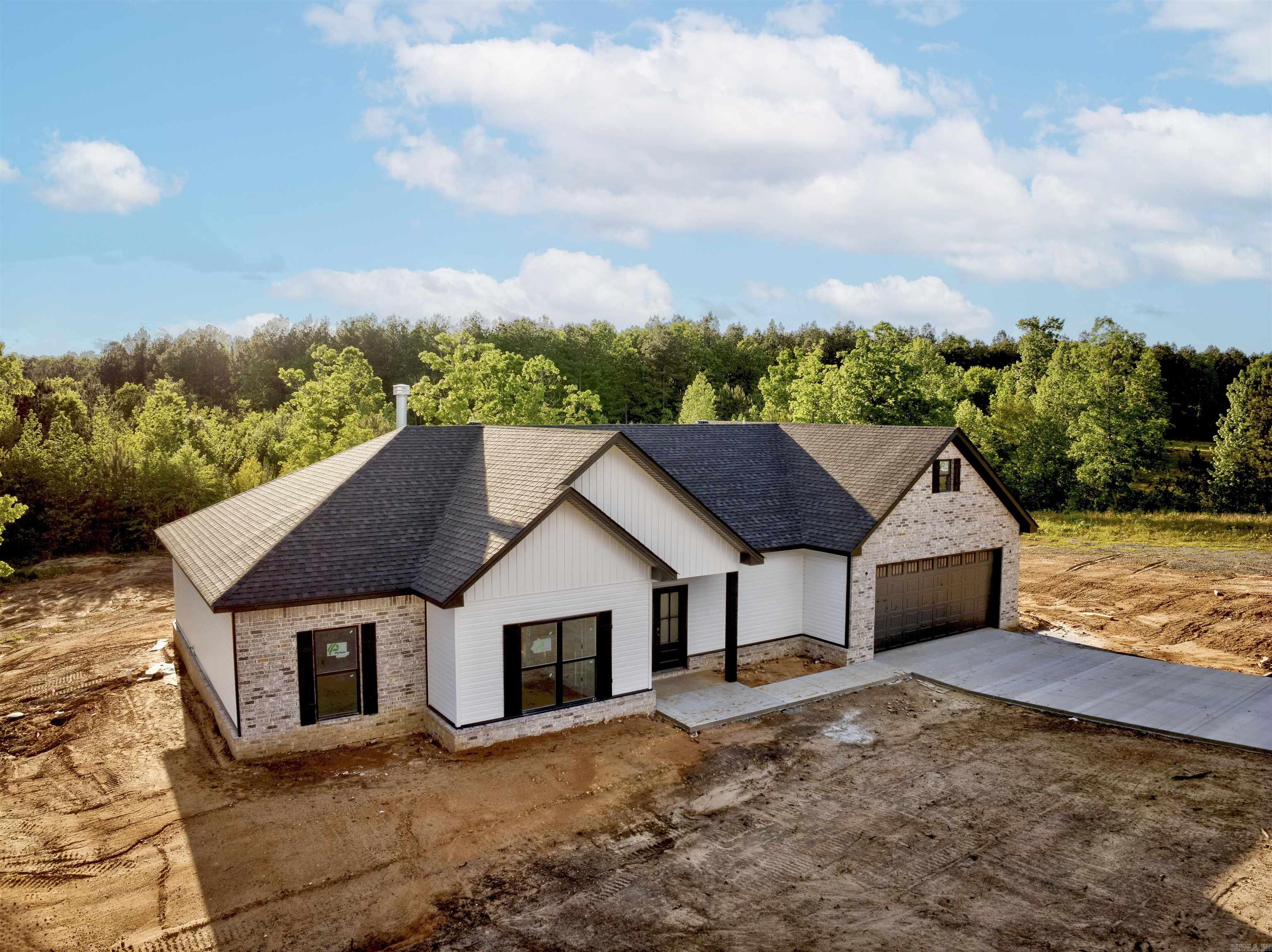 1068  Creekwood  Bauxite, AR