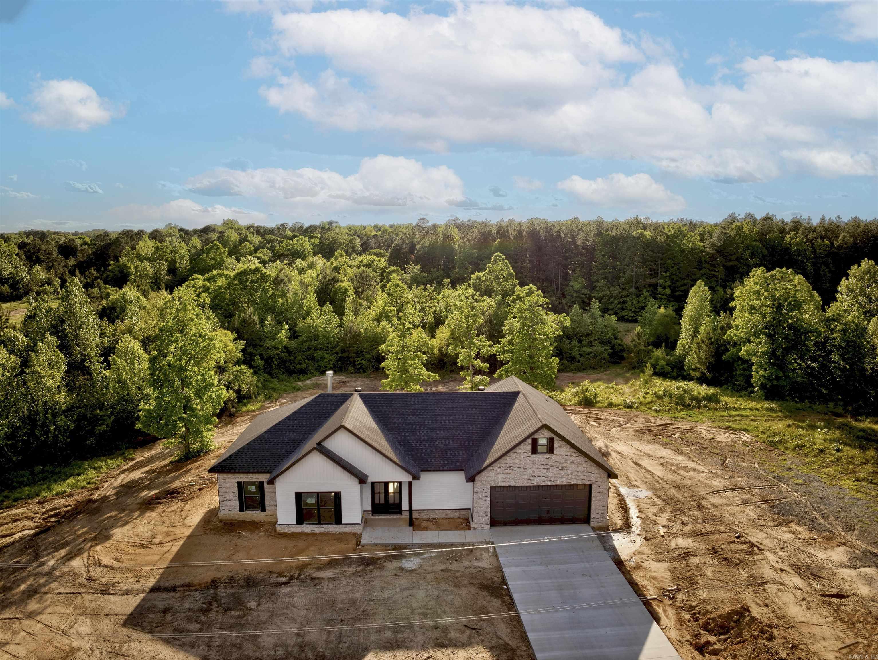 1068  Creekwood  Bauxite, AR