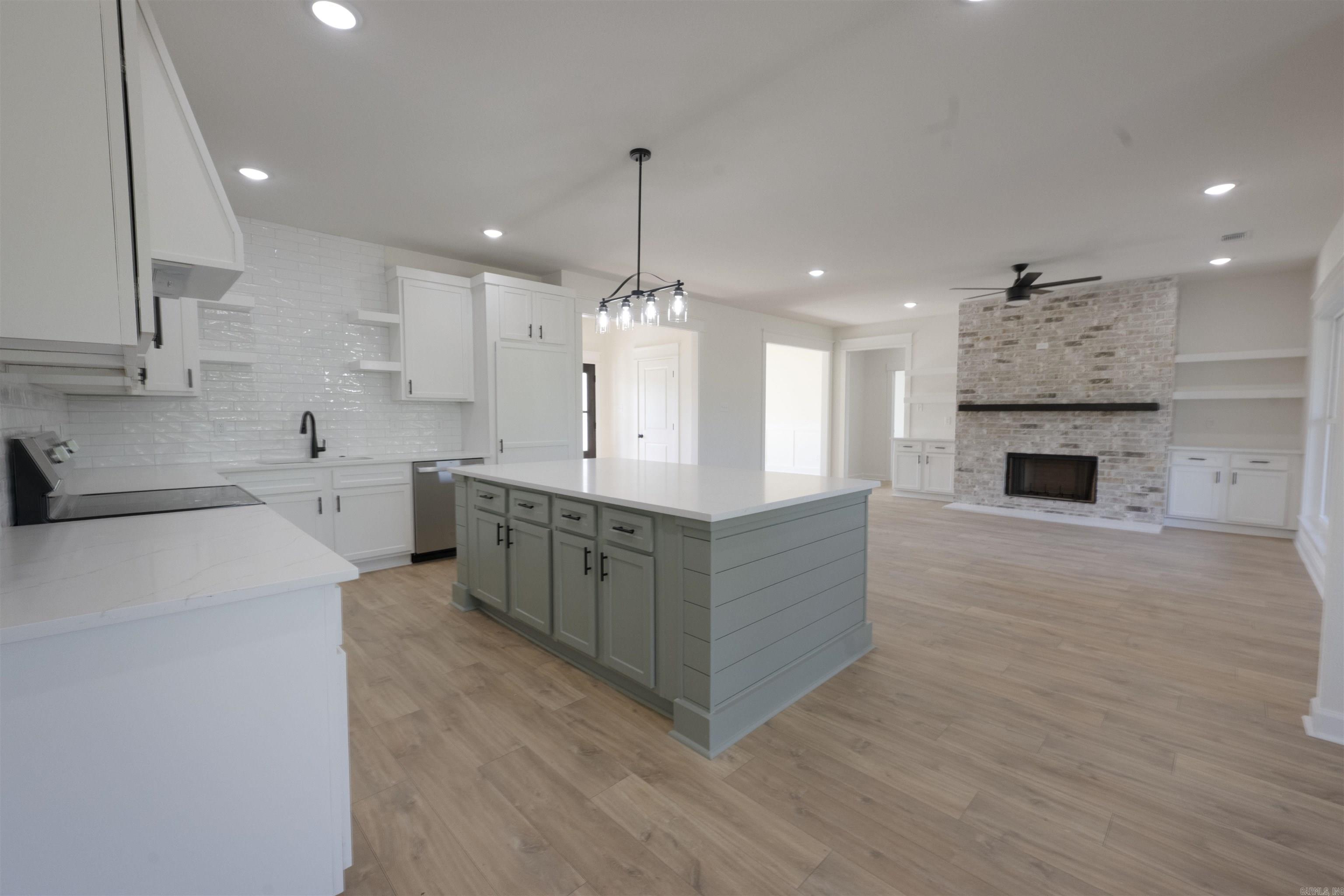 1068 Creekwood  Bauxite, AR