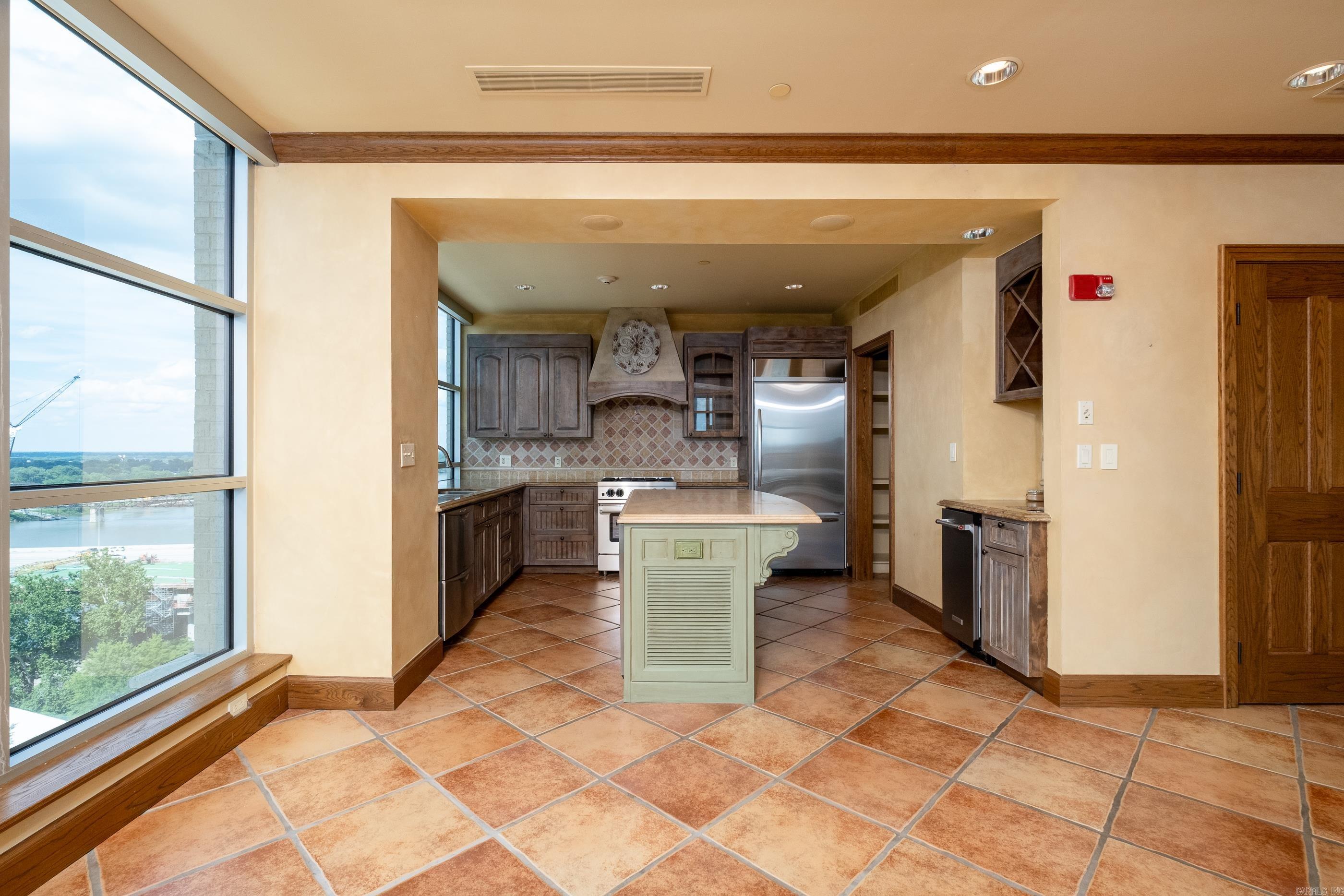 521 President Clinton Avenue Little Rock, AR 72201