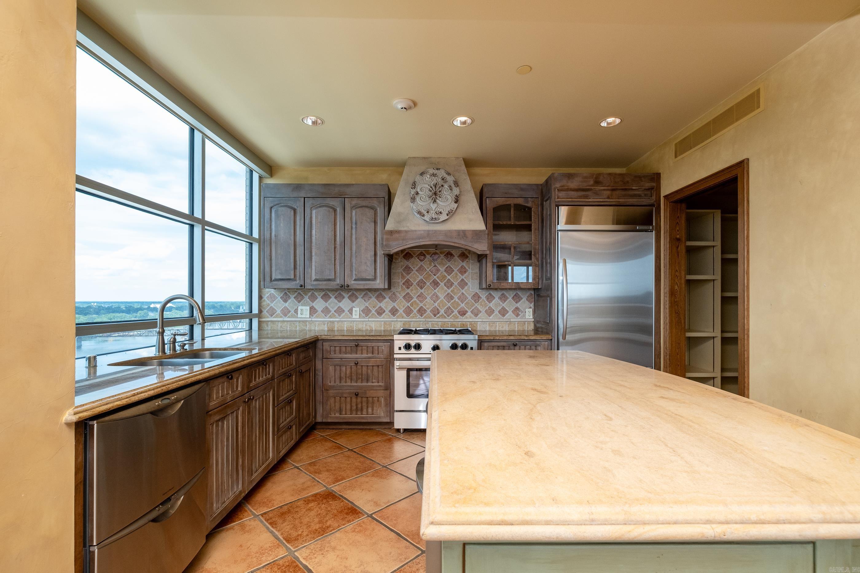 521 President Clinton Avenue Little Rock, AR 72201