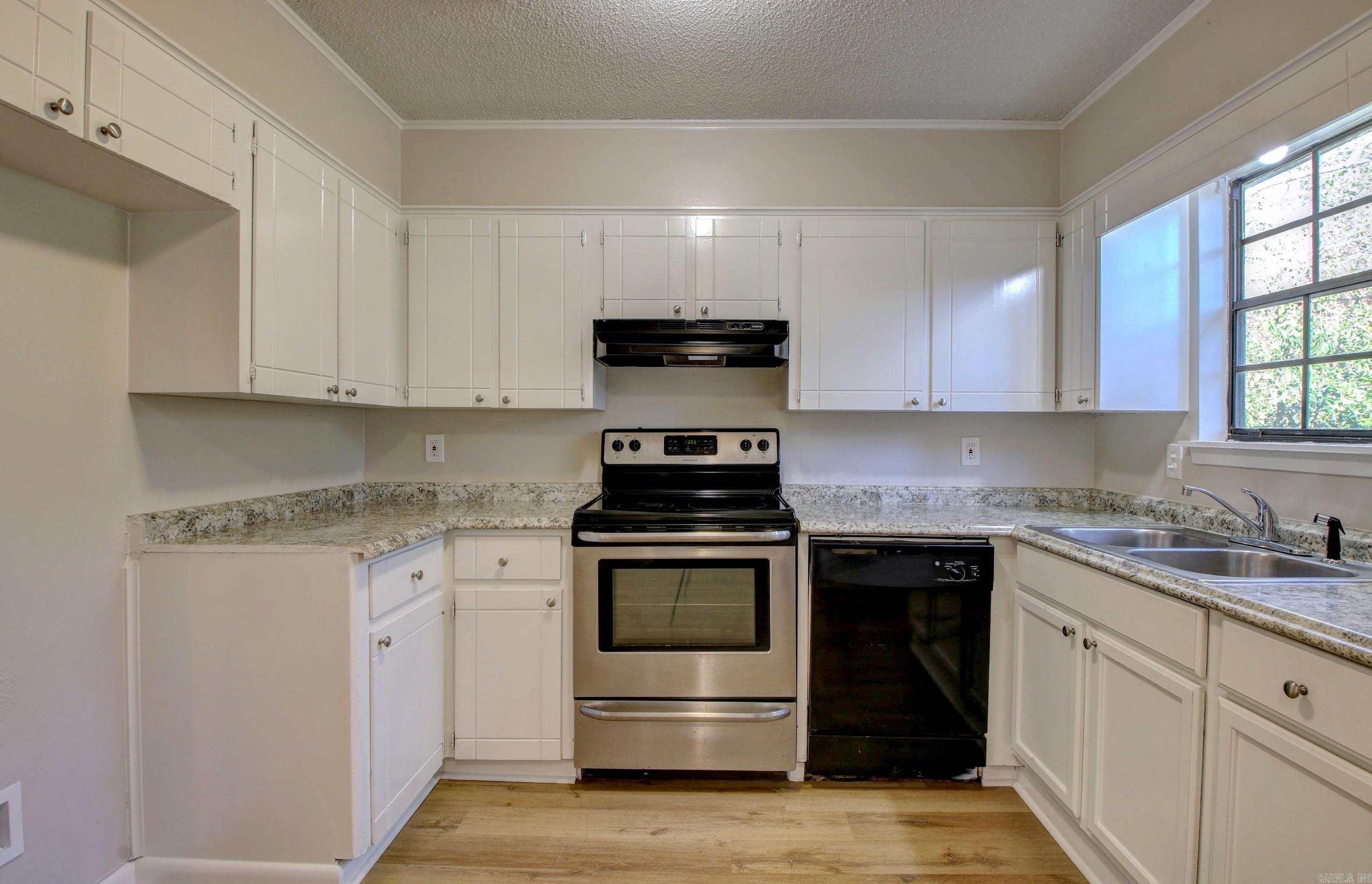 216 S JP Wright Loop  Jacksonville, AR