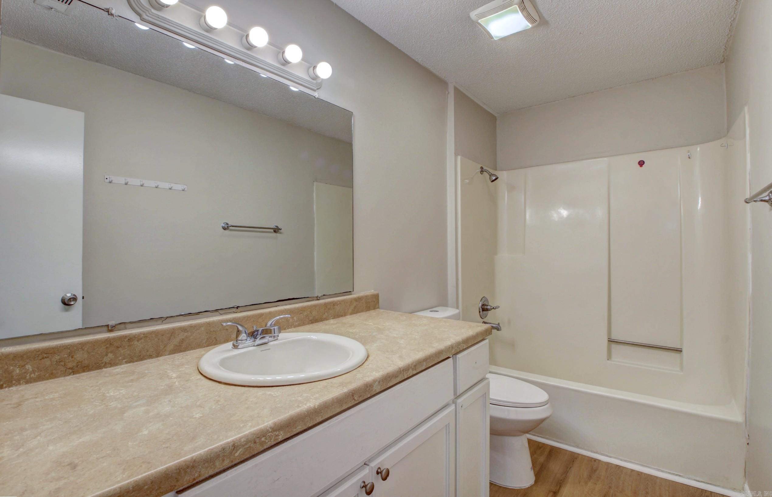 216 S JP Wright Loop  Jacksonville, AR