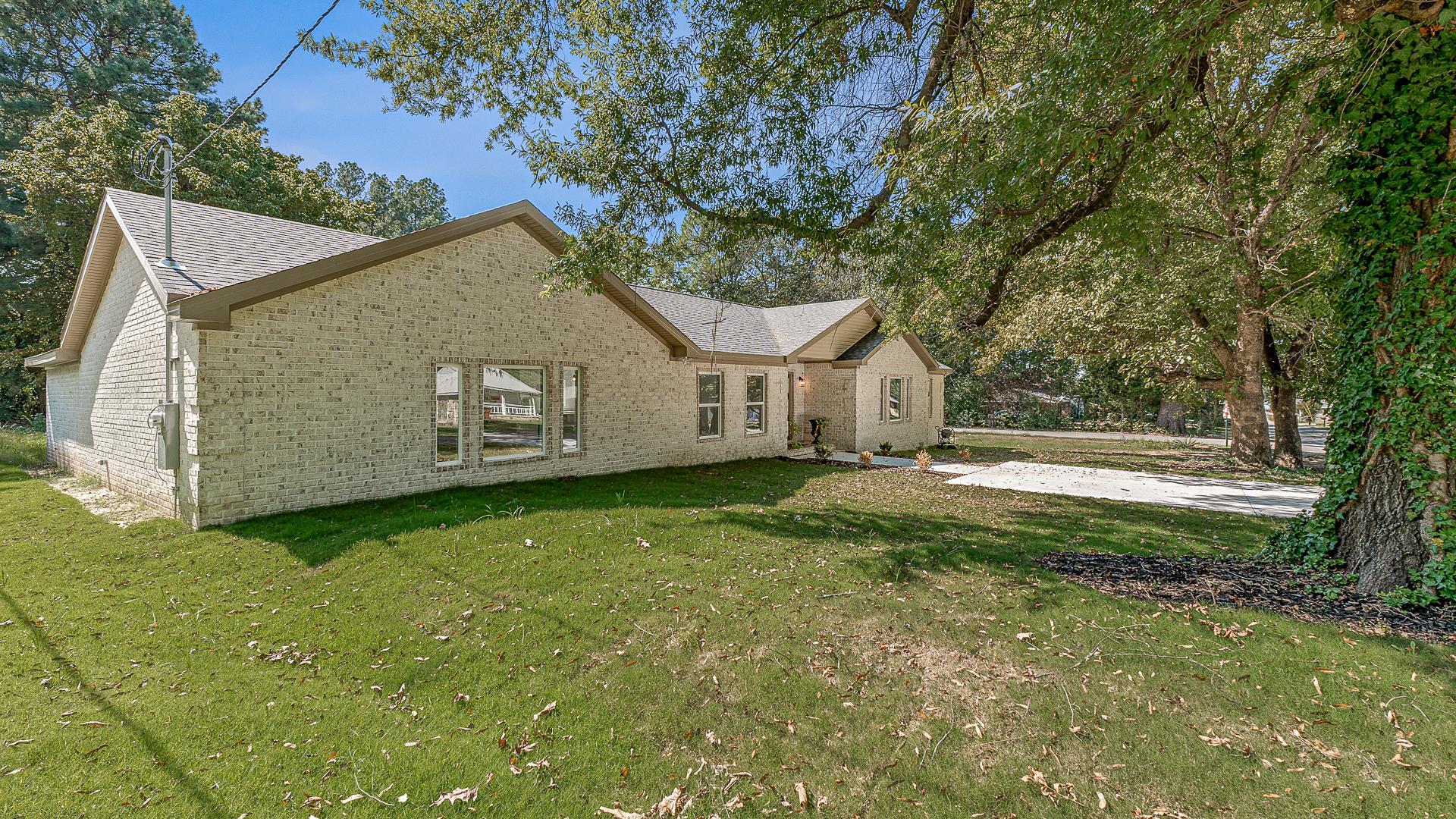 301 E Griffin Street Harrisburg, AR 72432
