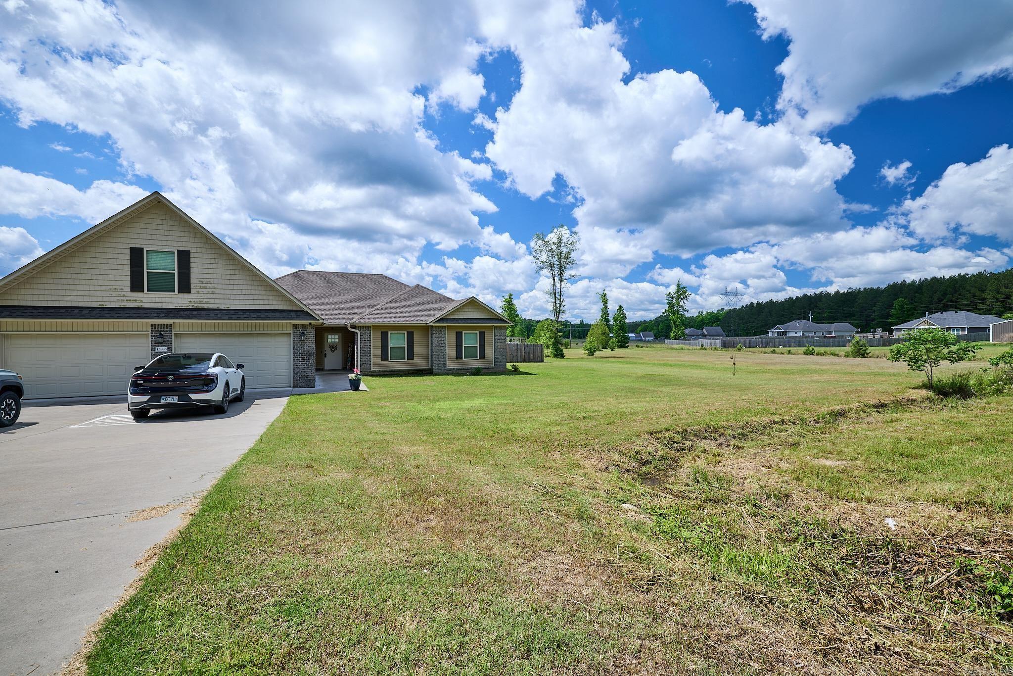 15983 E MILLER SARDIS RD  Bauxite, AR