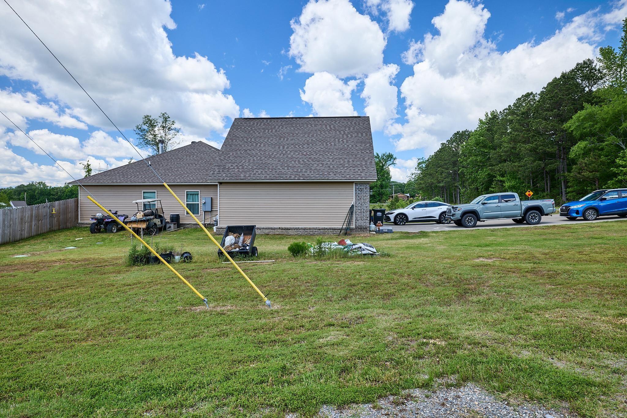 15983 E MILLER SARDIS RD  Bauxite, AR