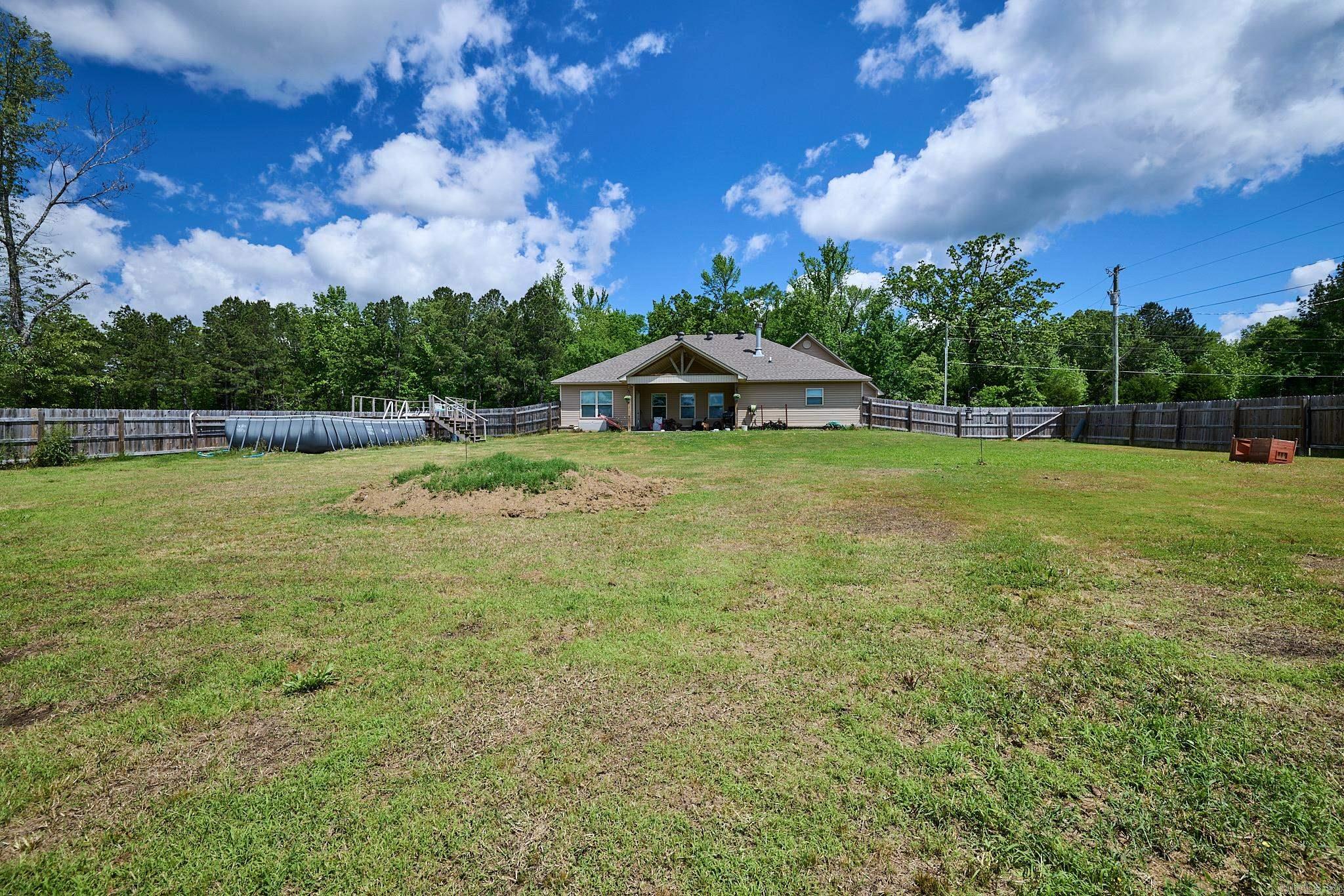 15983 E MILLER SARDIS RD  Bauxite, AR