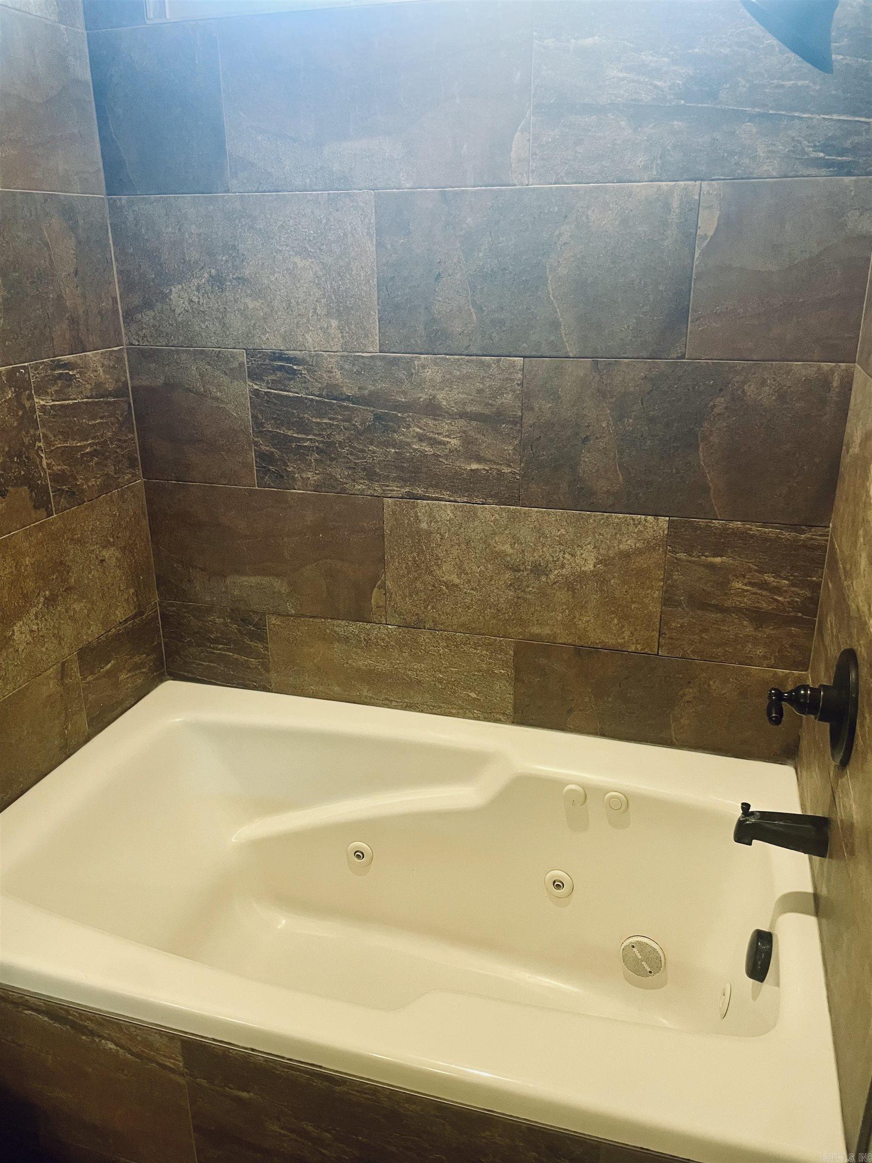 217  Cambridge  Hot Springs, AR
