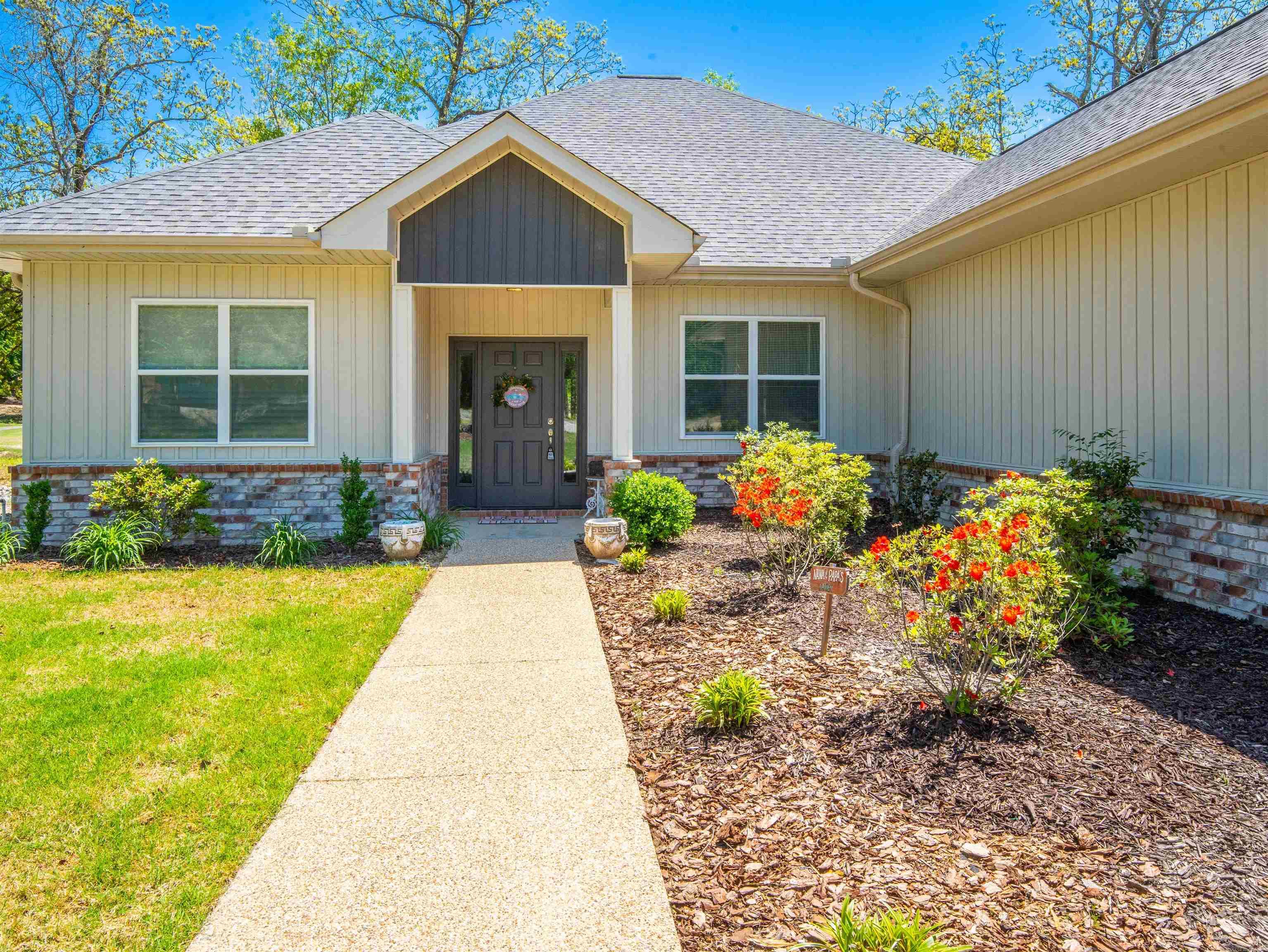 29  Gandesa  Hot Springs Village, AR