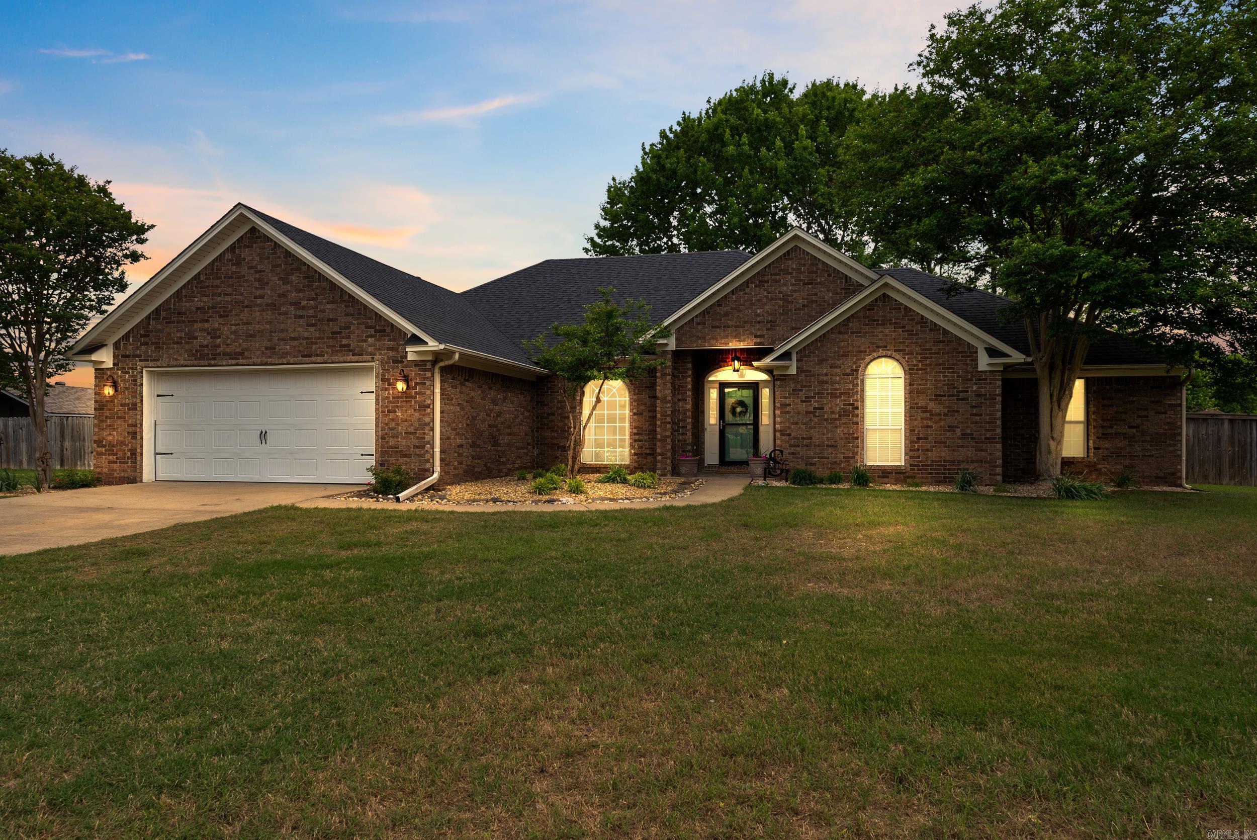 13  Sarah's  Vilonia, AR