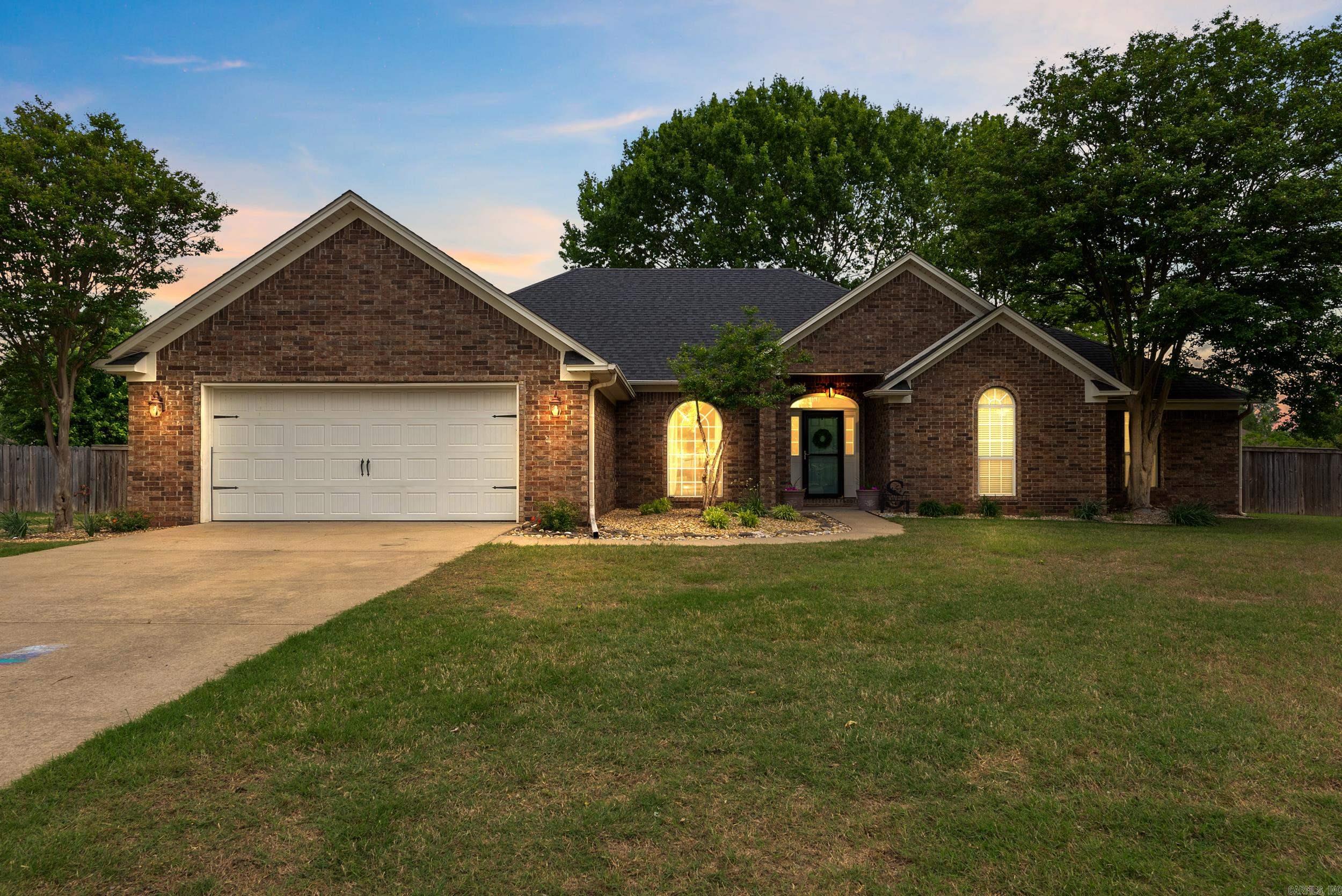 13  Sarah's  Vilonia, AR