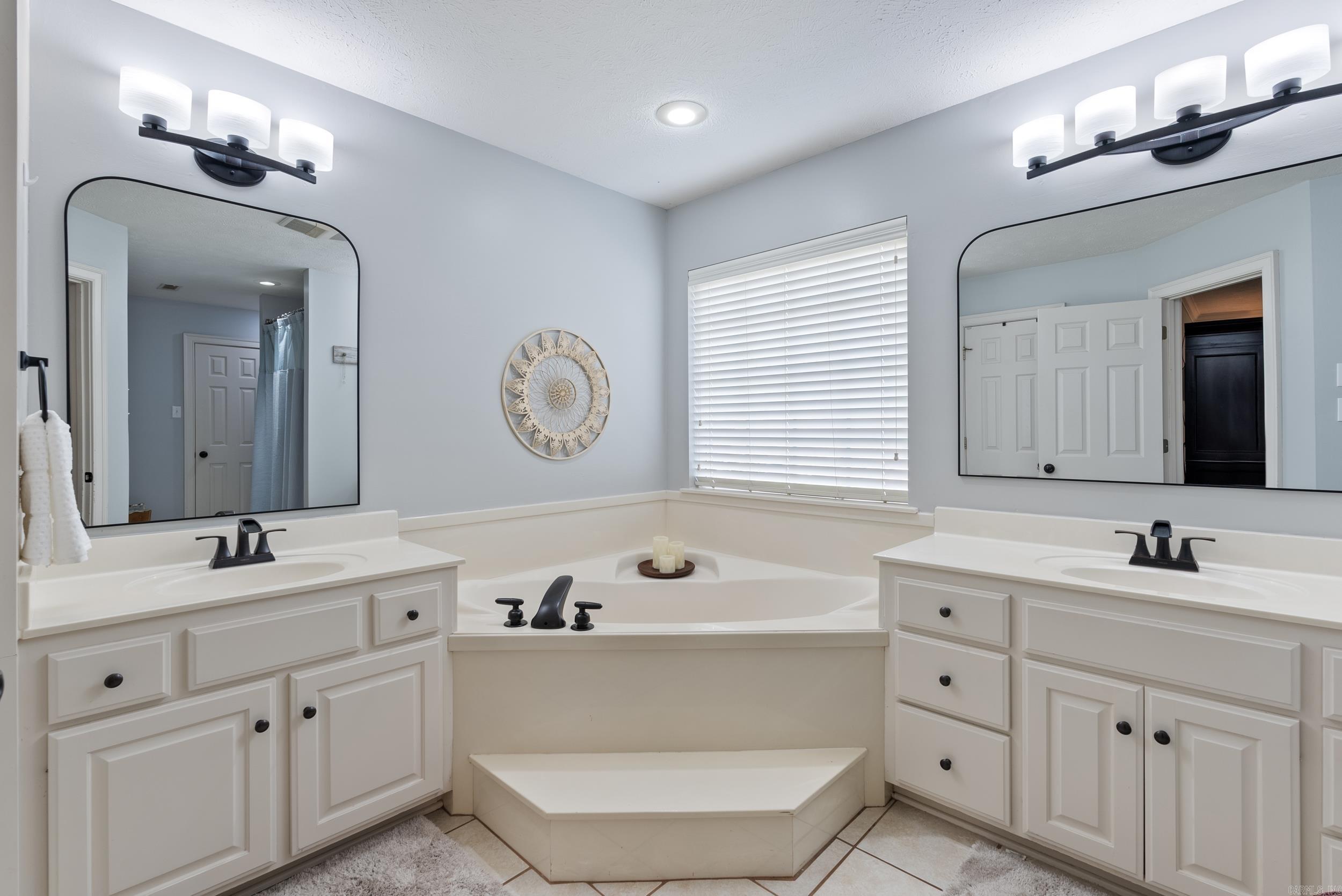13  Sarah's  Vilonia, AR