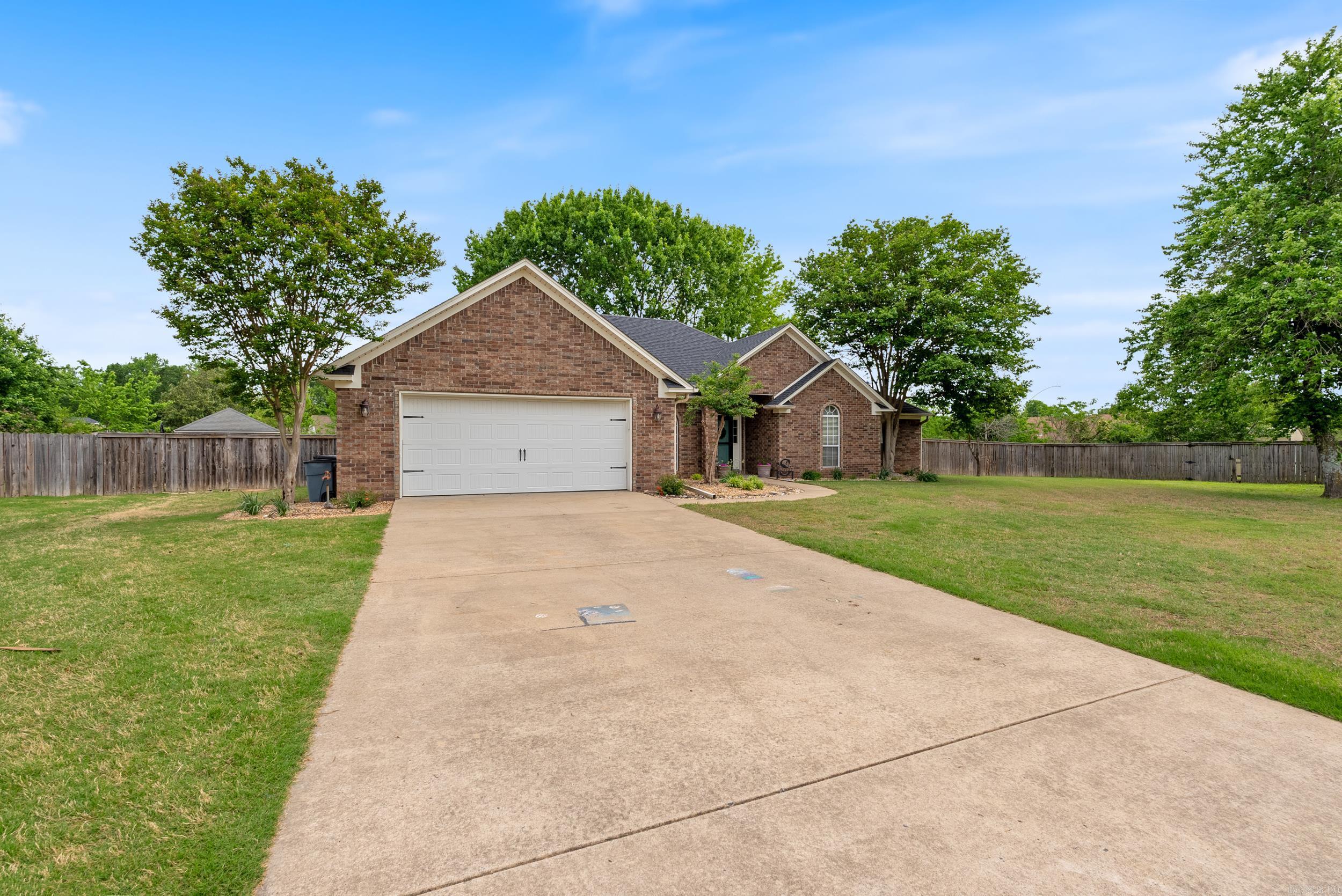 13  Sarah's  Vilonia, AR