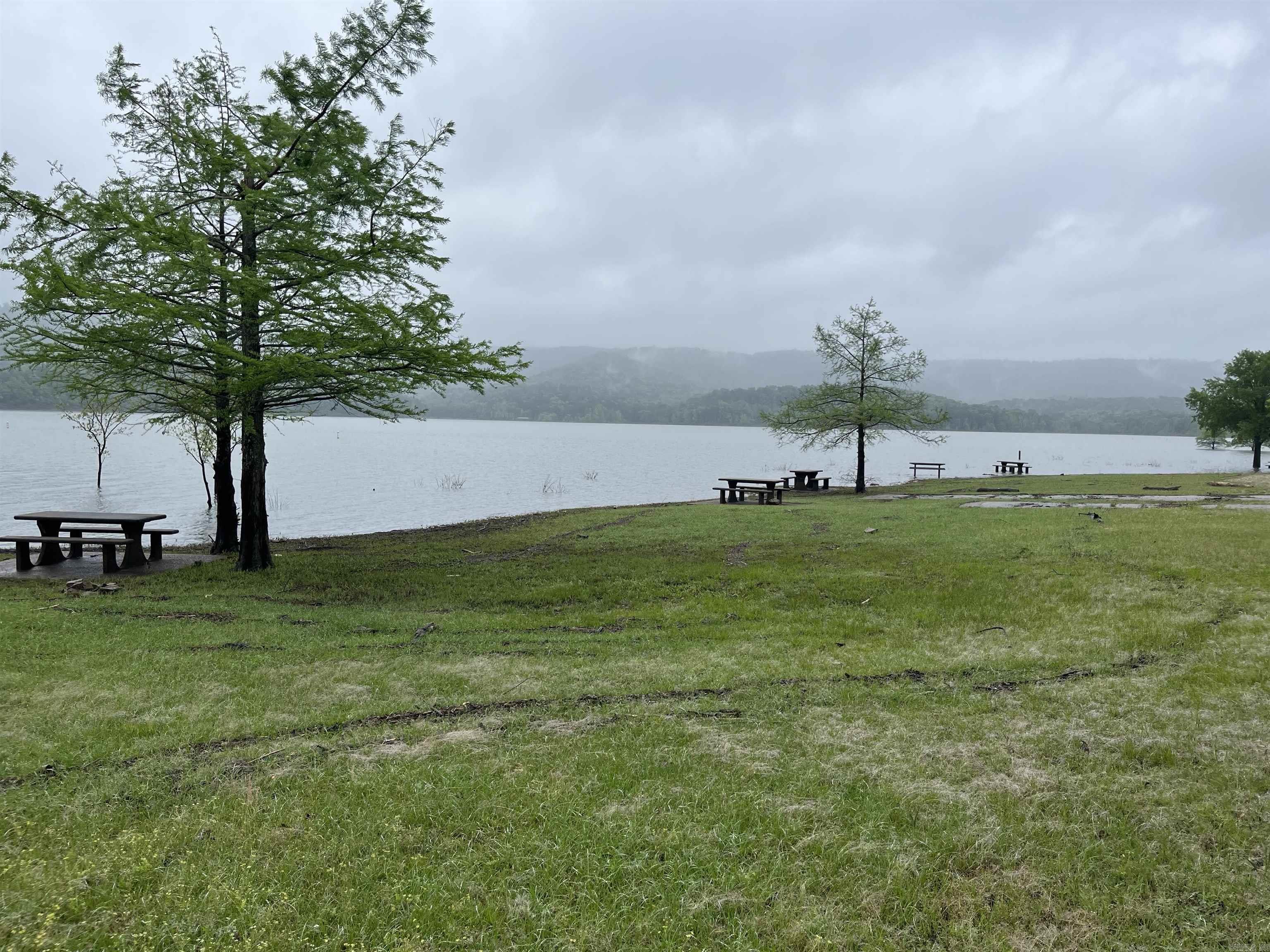 179  Water Road  Clinton, AR