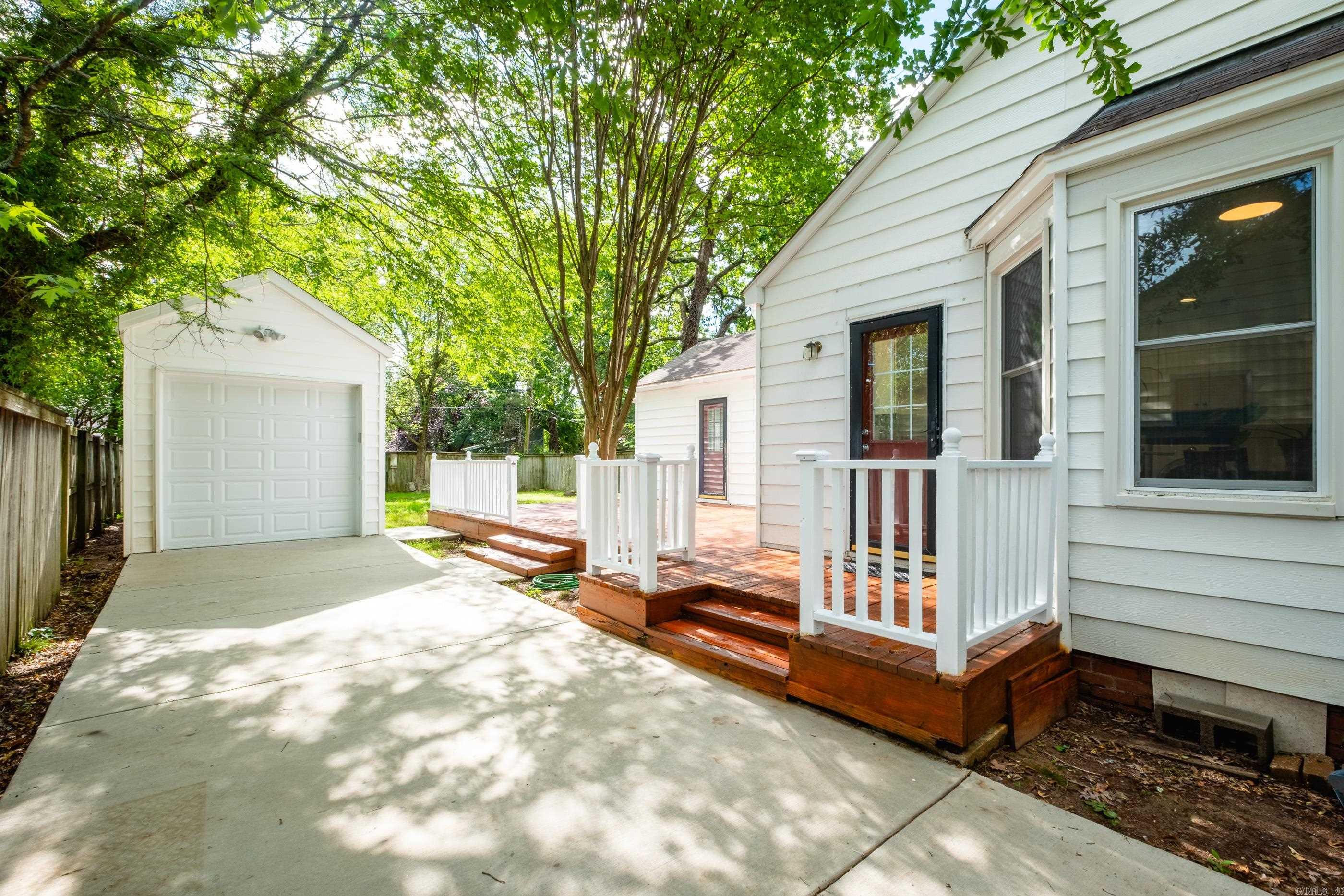 2301 N McKinley Street Little Rock, AR 72207