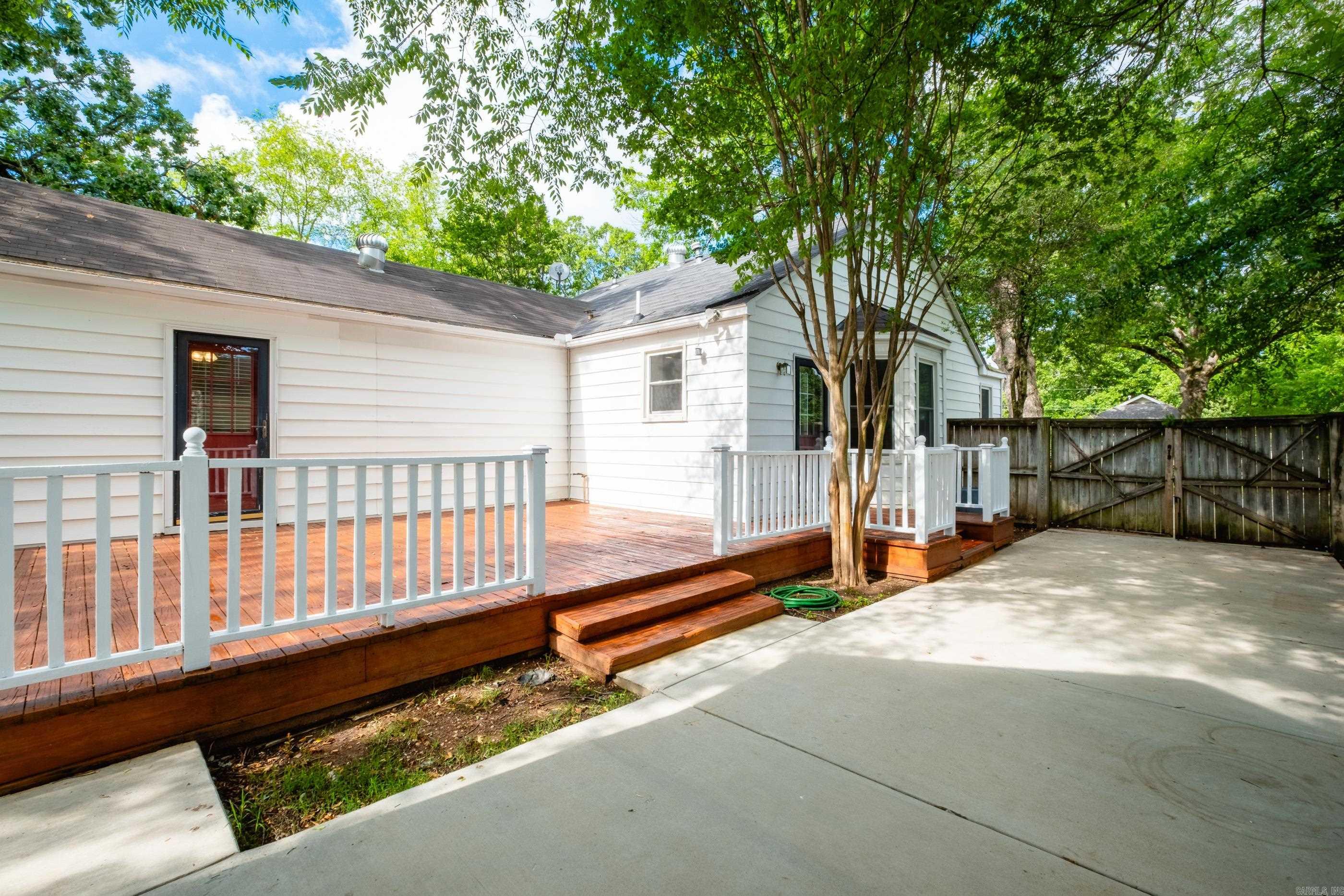 2301 N McKinley Street Little Rock, AR 72207