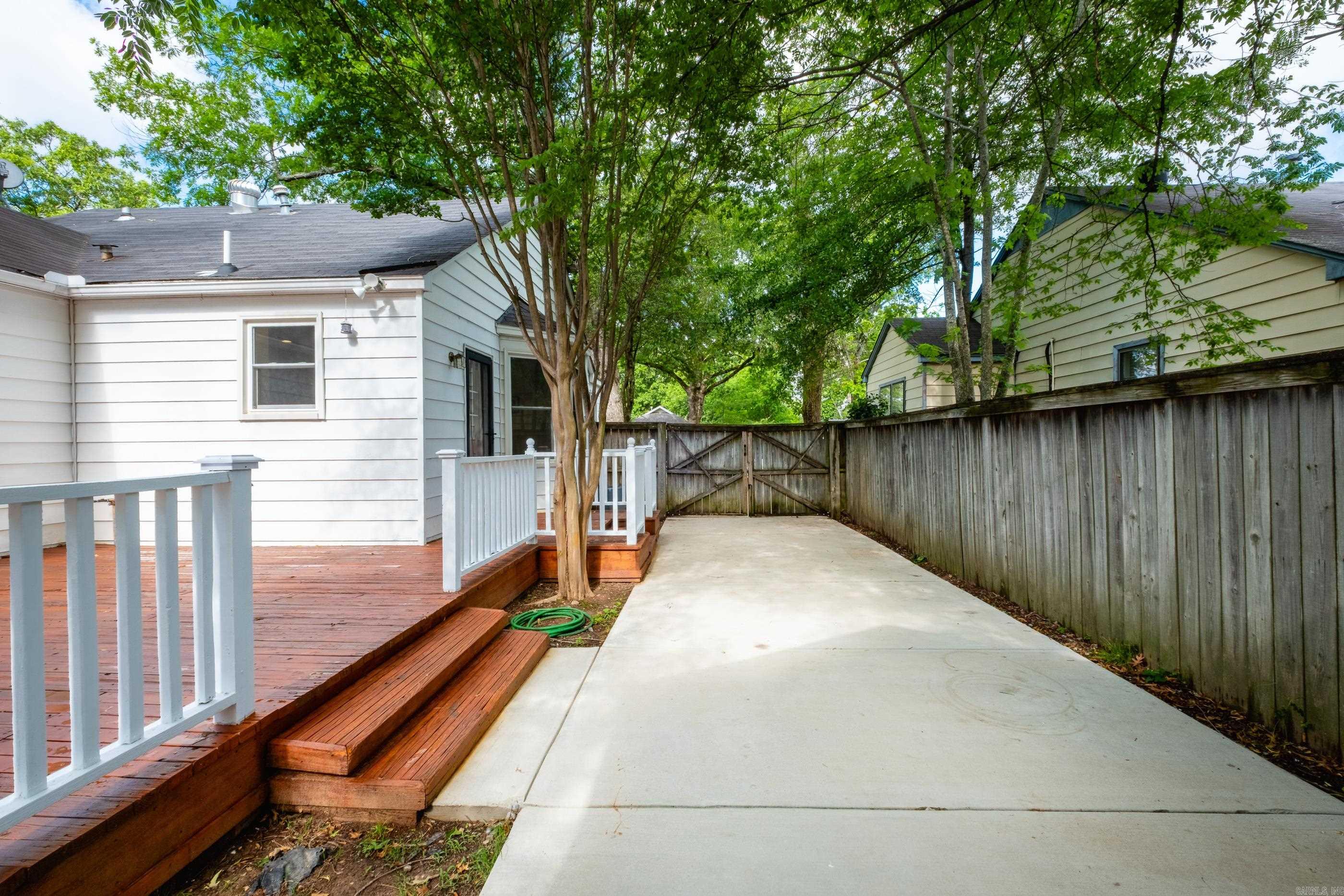 2301 N McKinley Street Little Rock, AR 72207