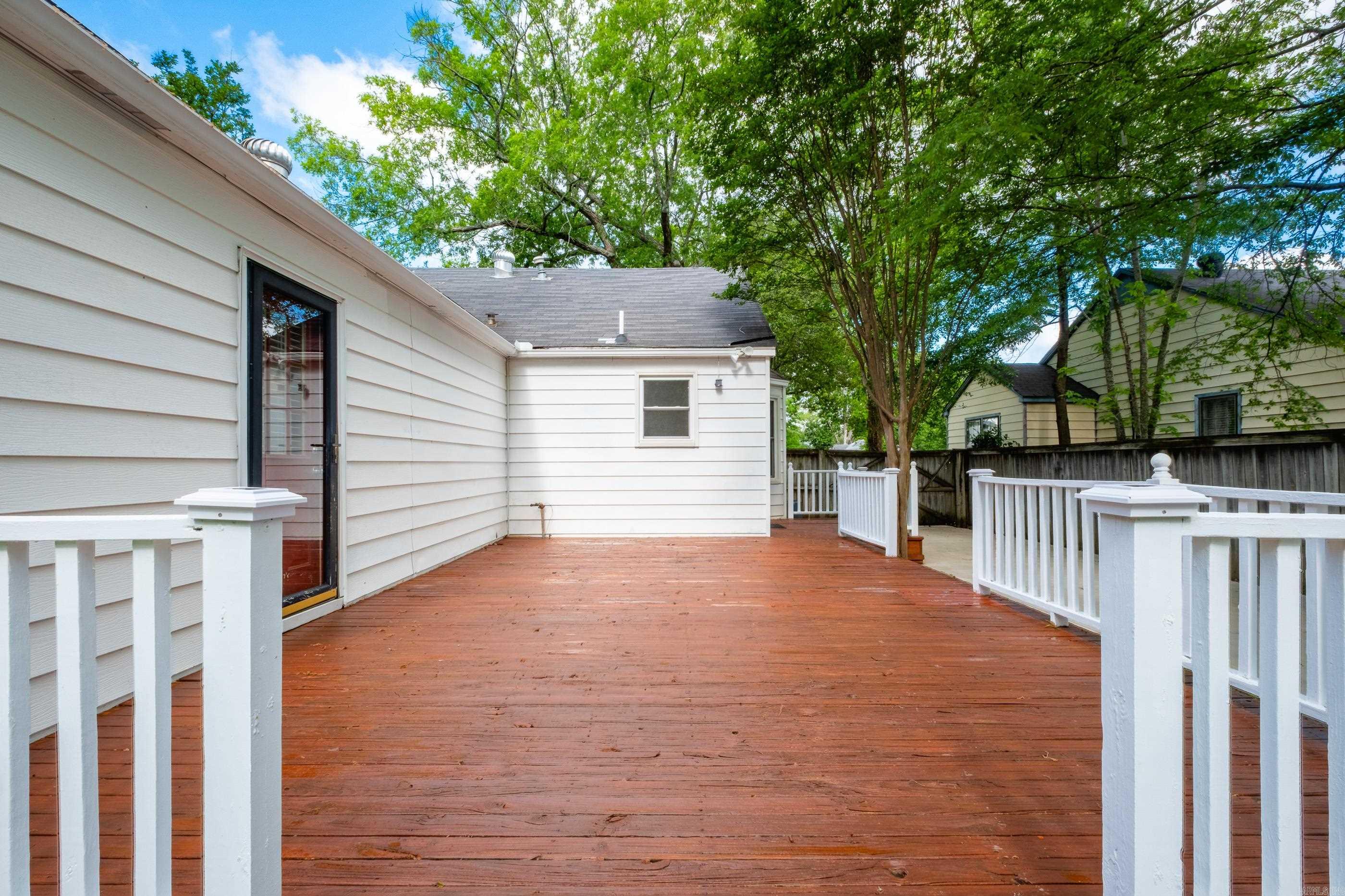2301 N McKinley Street Little Rock, AR 72207