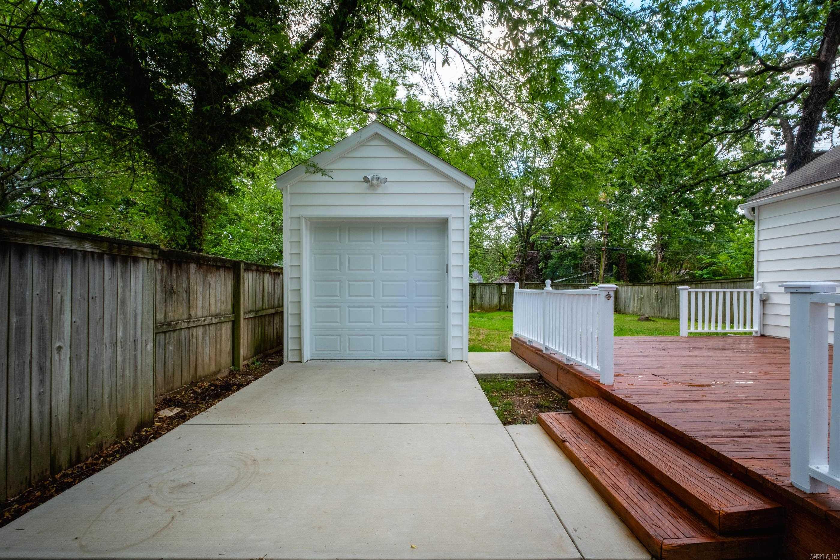 2301 N McKinley Street Little Rock, AR 72207