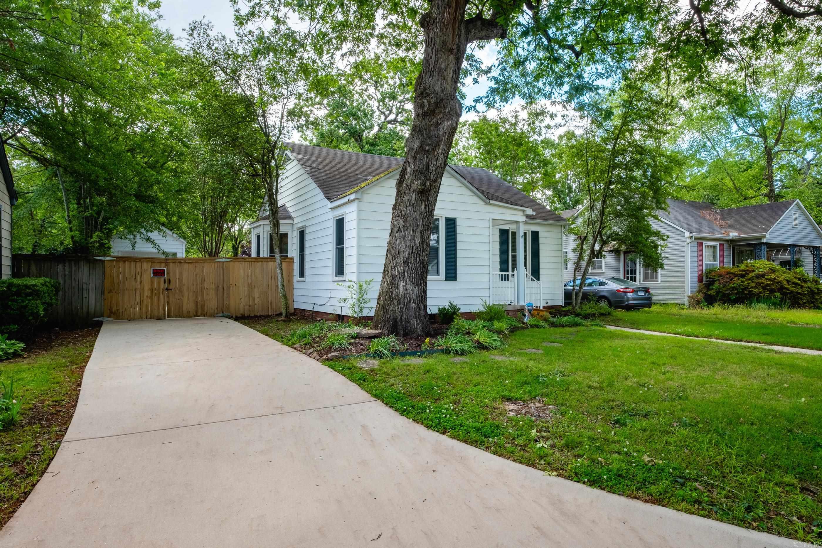 2301 N McKinley Street Little Rock, AR 72207