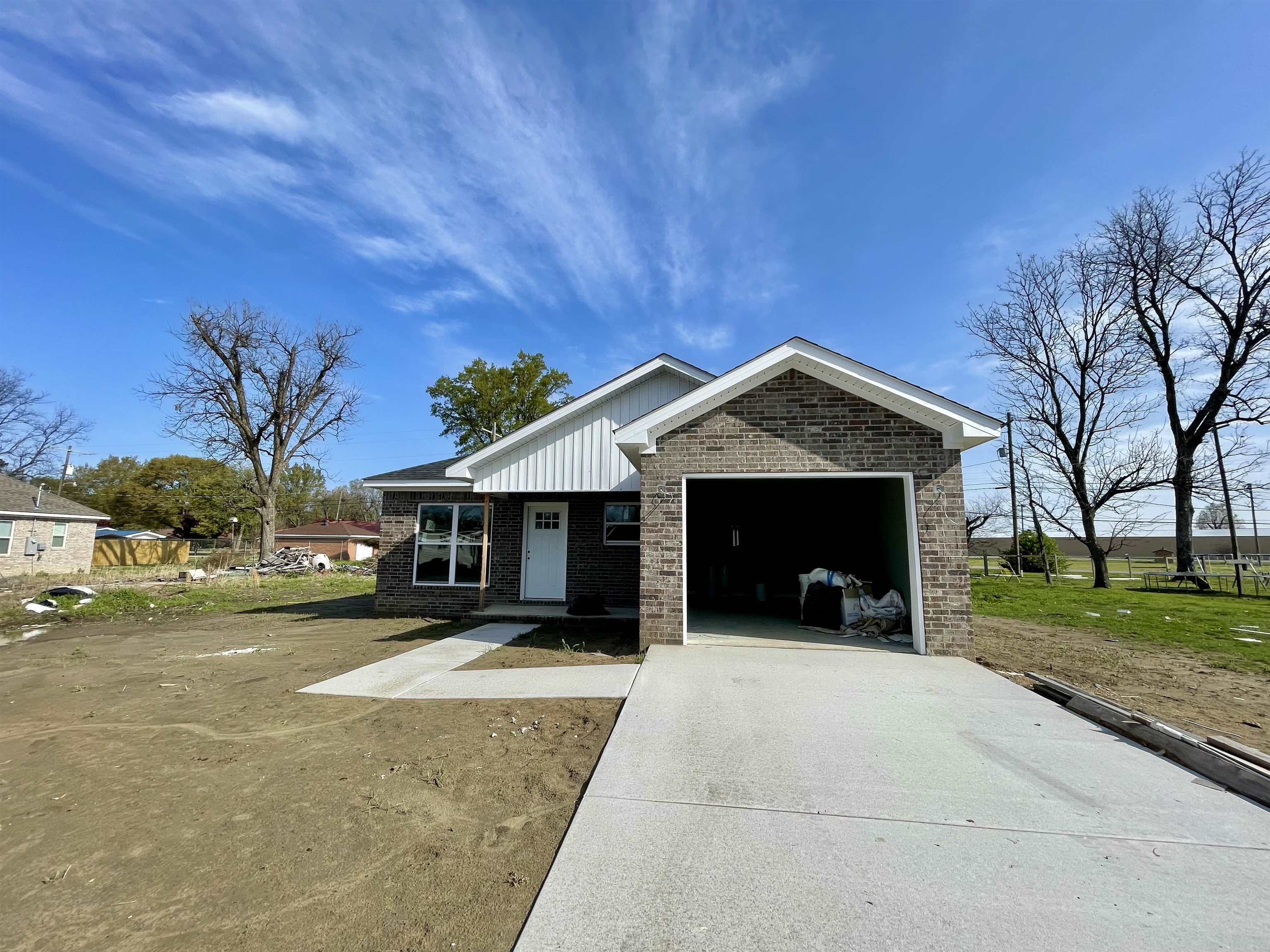 526  Maple  Trumann, AR