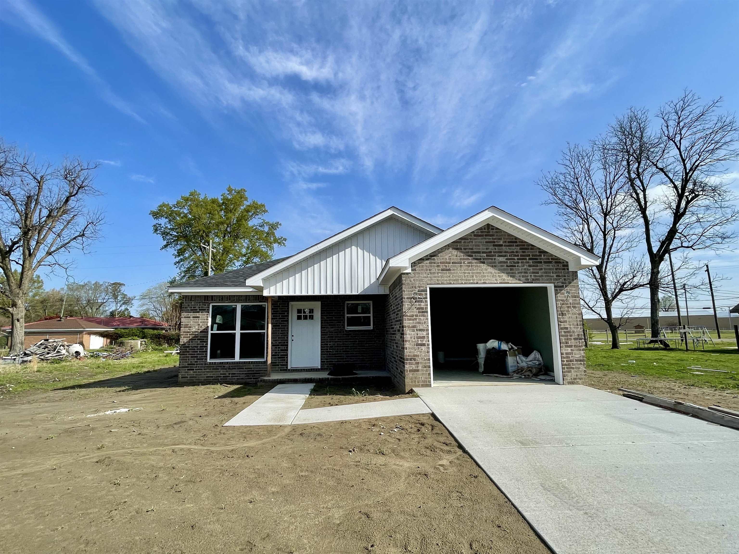 526  Maple  Trumann, AR