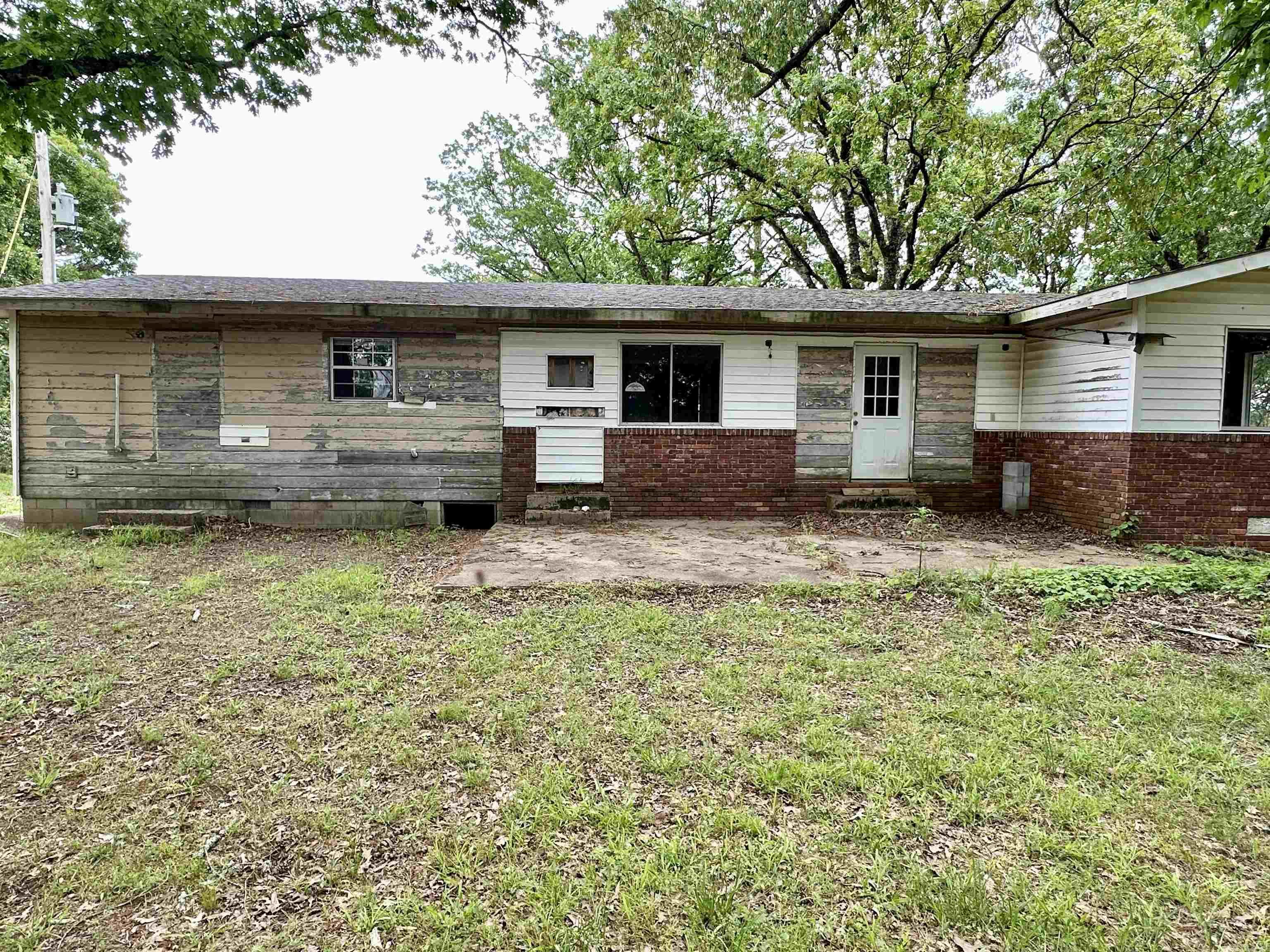 3014  Polk rd 44  Mena, AR