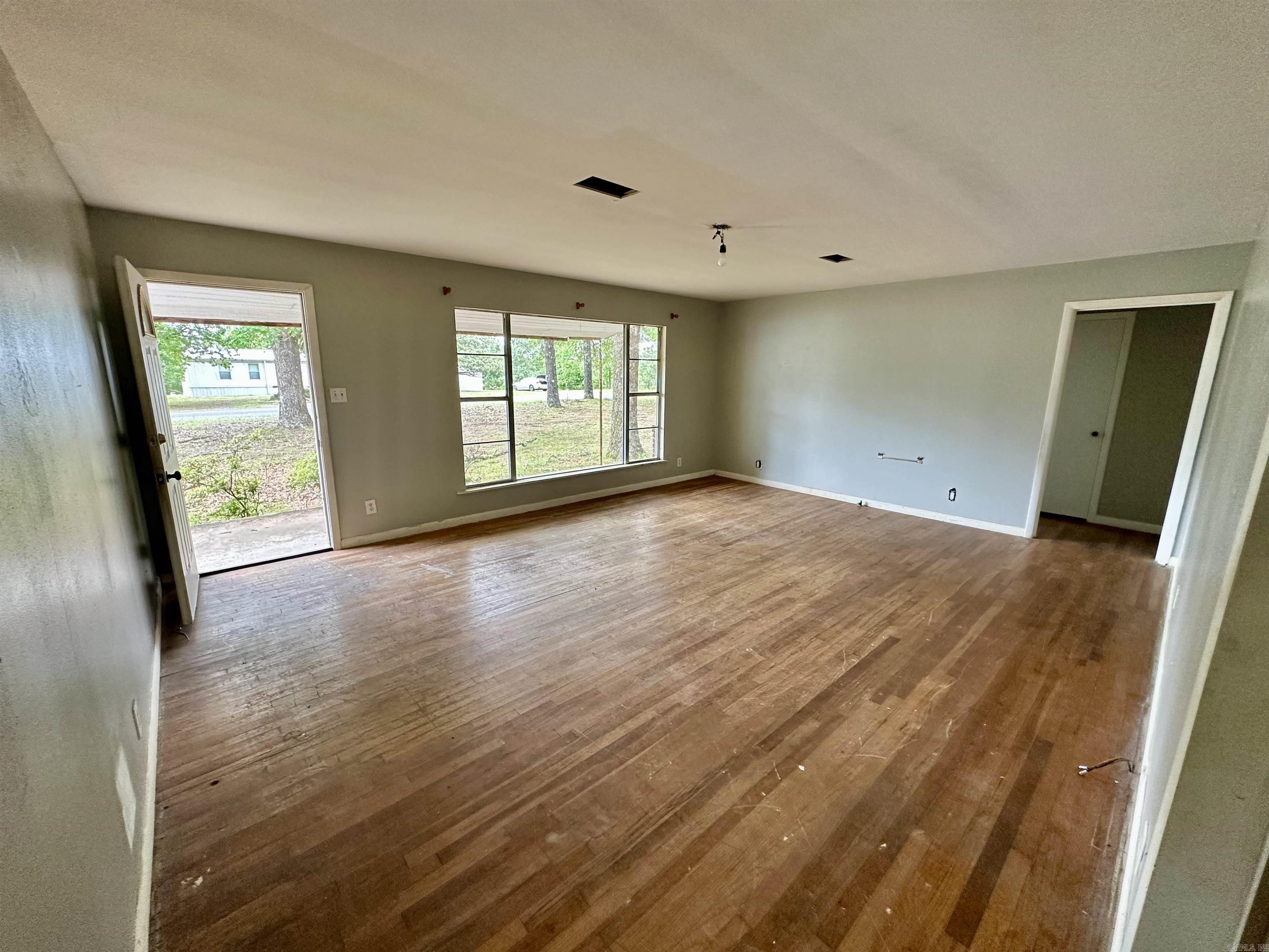 3014  Polk rd 44  Mena, AR