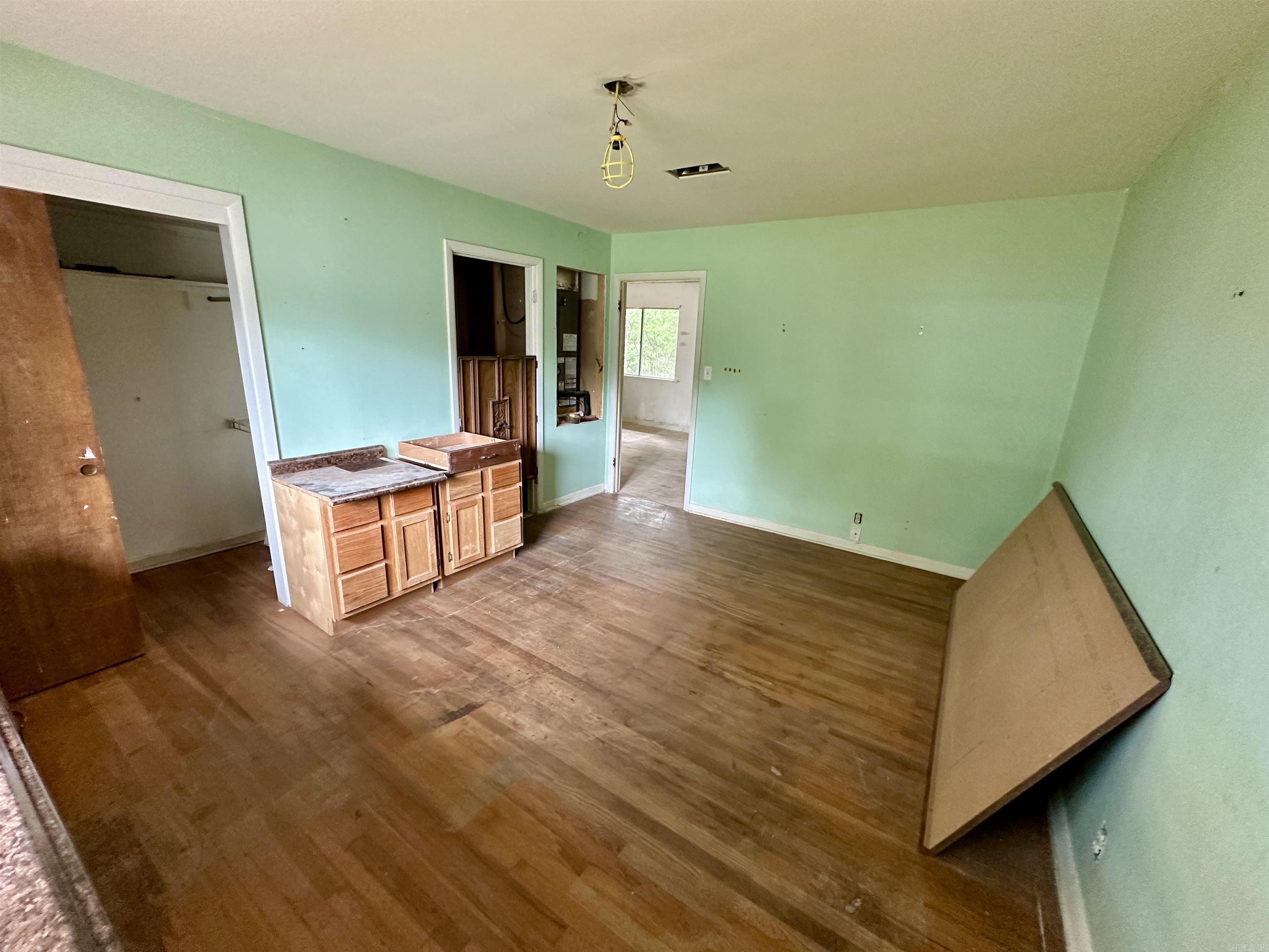 3014  Polk rd 44  Mena, AR