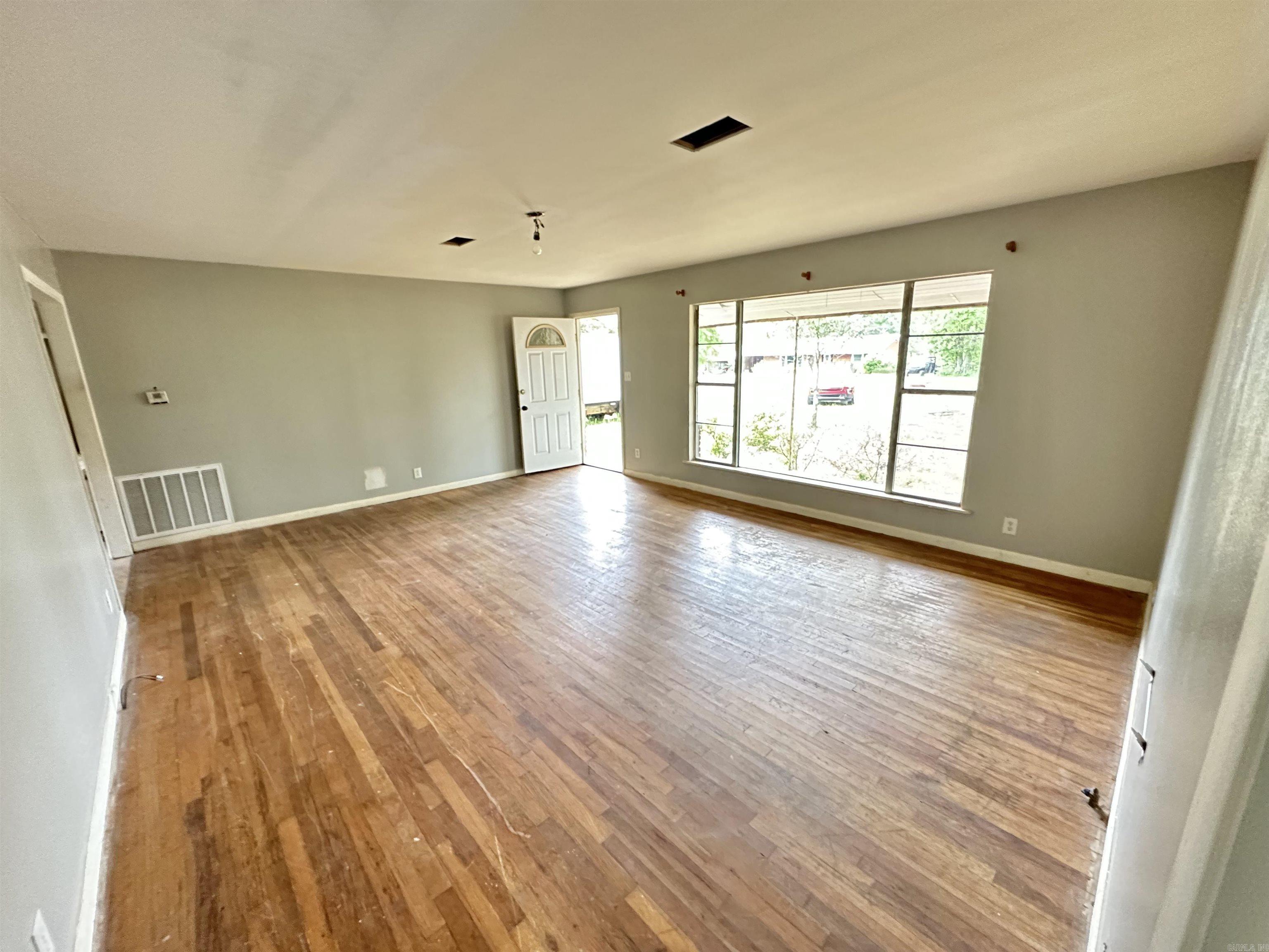 3014  Polk rd 44  Mena, AR
