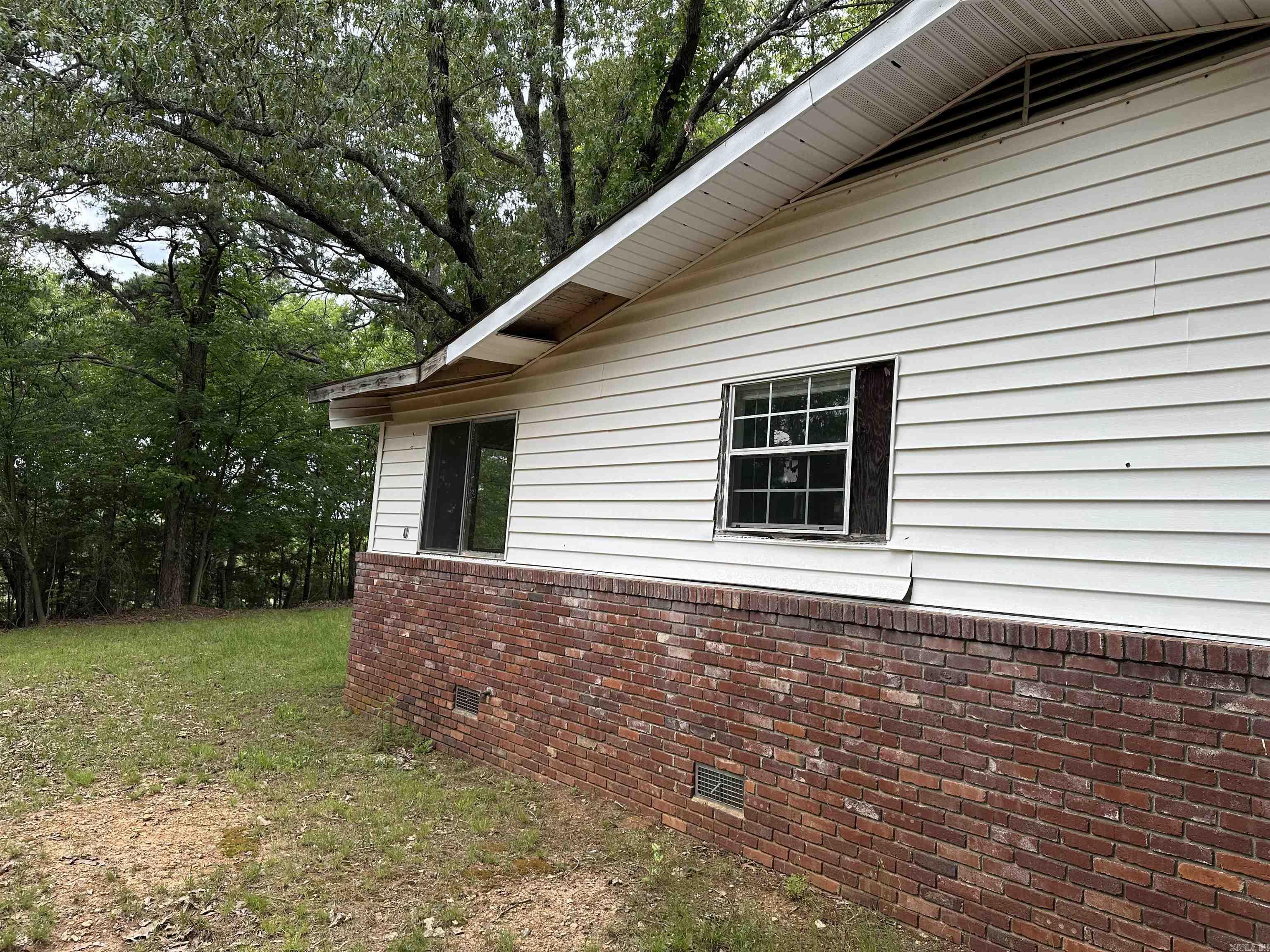 3014  Polk rd 44  Mena, AR