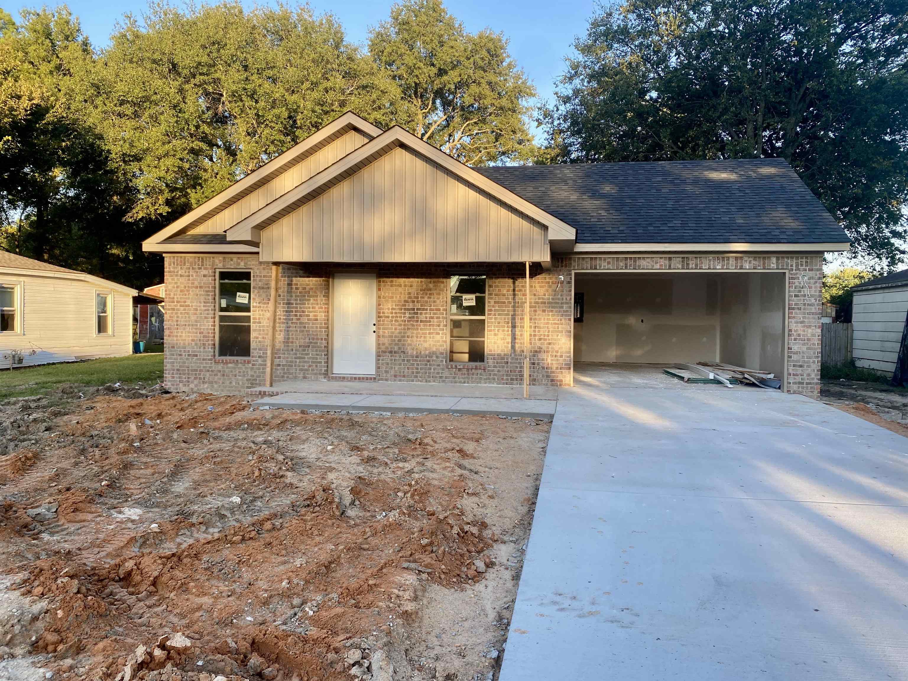 304  Smith  Trumann, AR