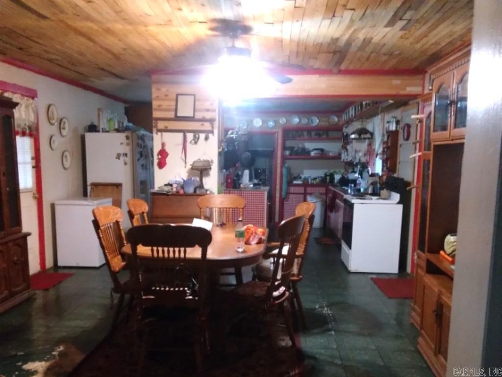 870  Sandstone  Clinton, AR