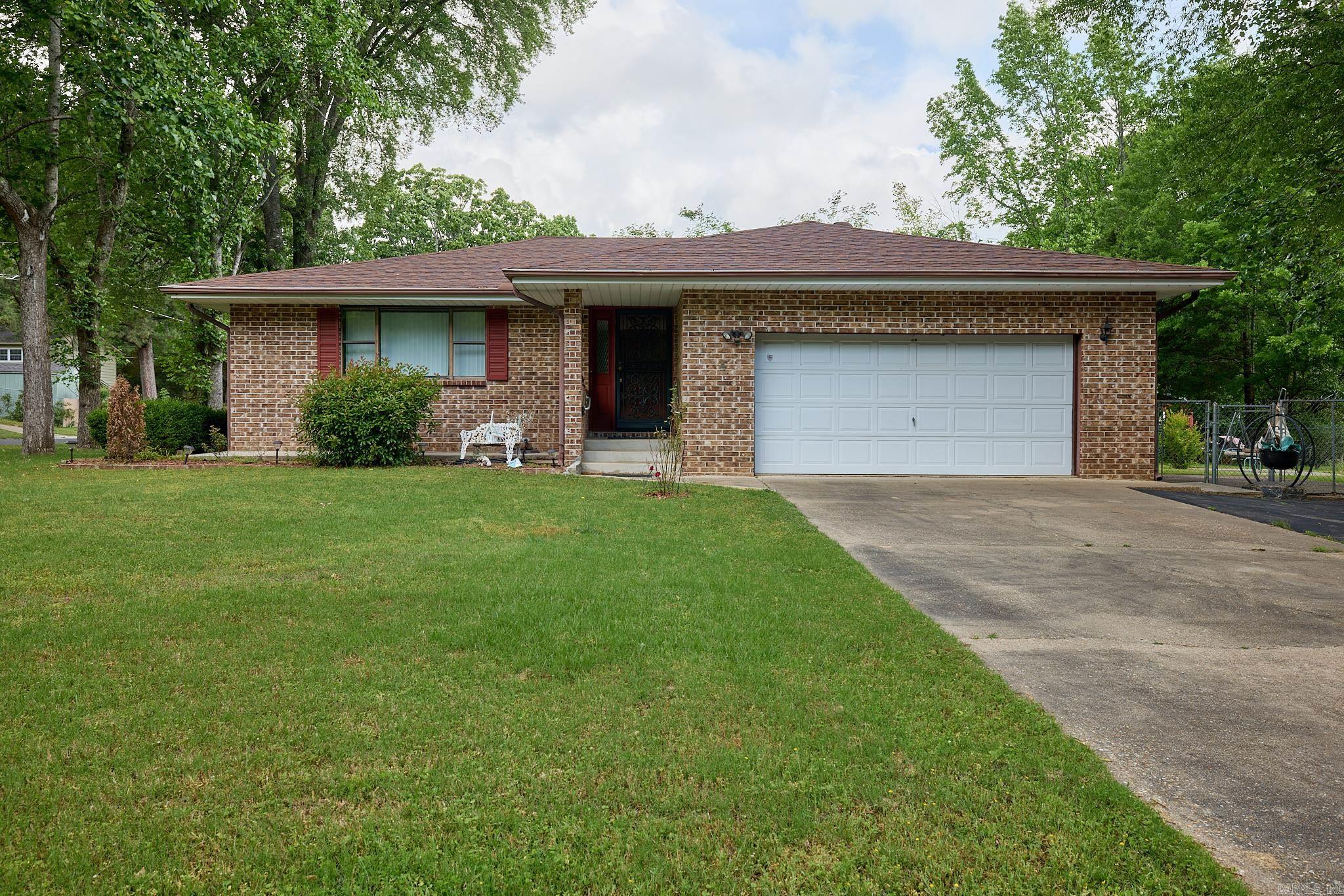319  Shawnee  Hot Springs, AR