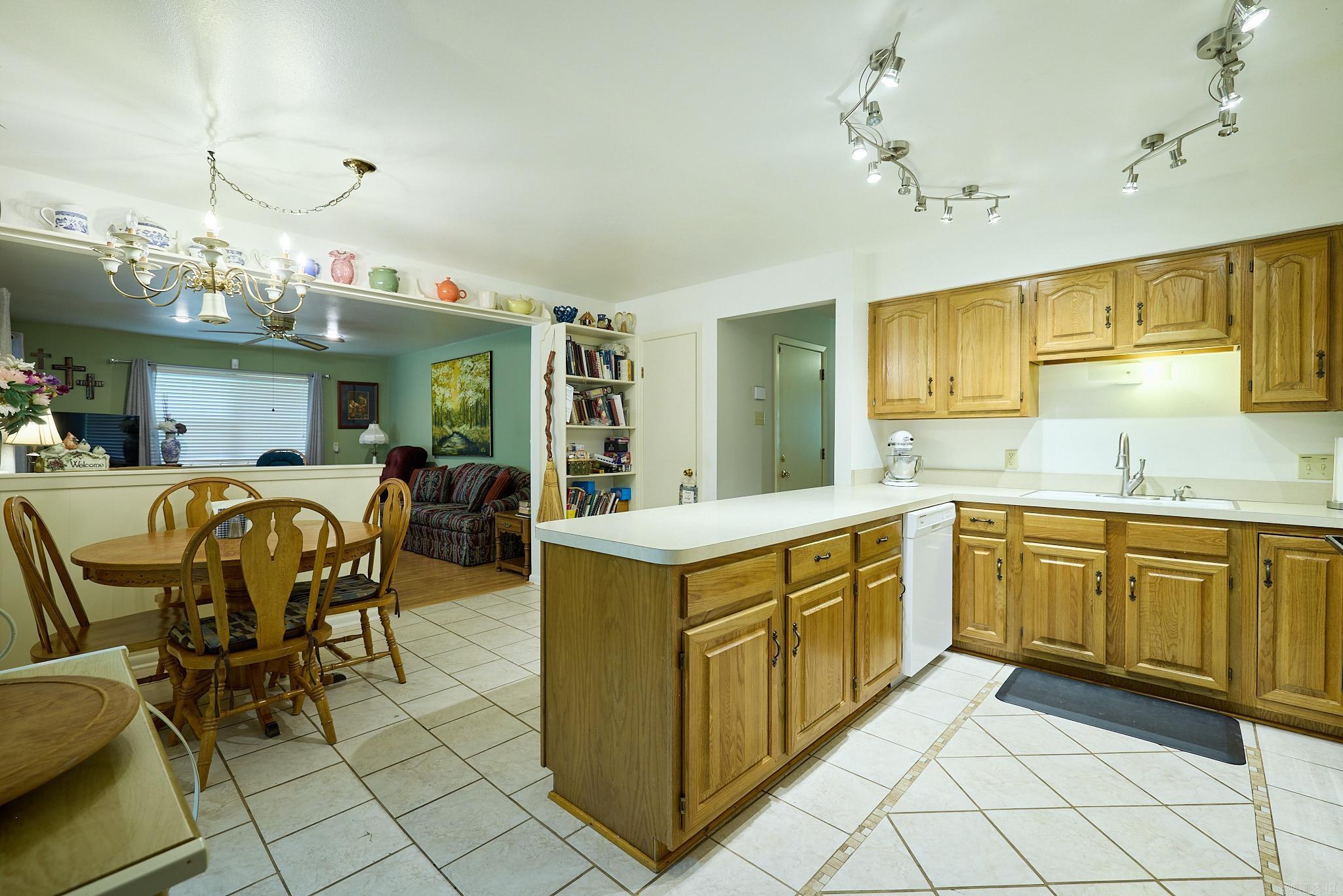 319  Shawnee  Hot Springs, AR