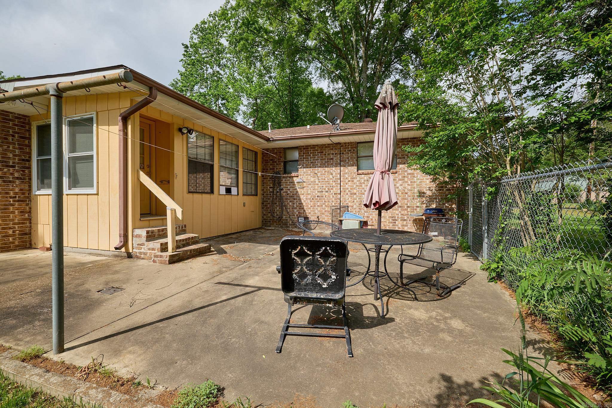 319  Shawnee  Hot Springs, AR